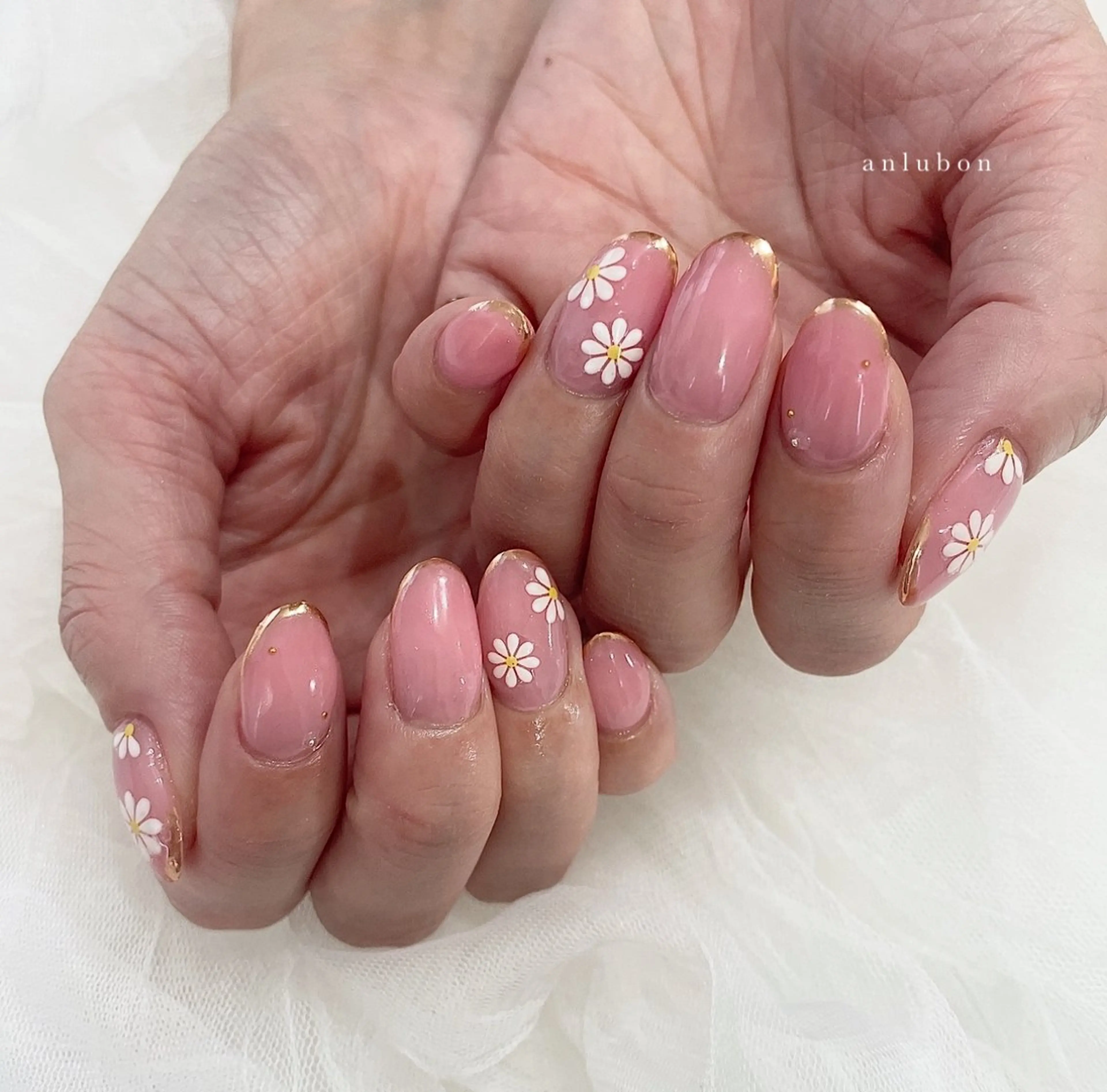 セミロング ハンドネイル アンルボネイル&アイラッシュ所属・anlubon /Jr.ネイリストのネイルデザイン