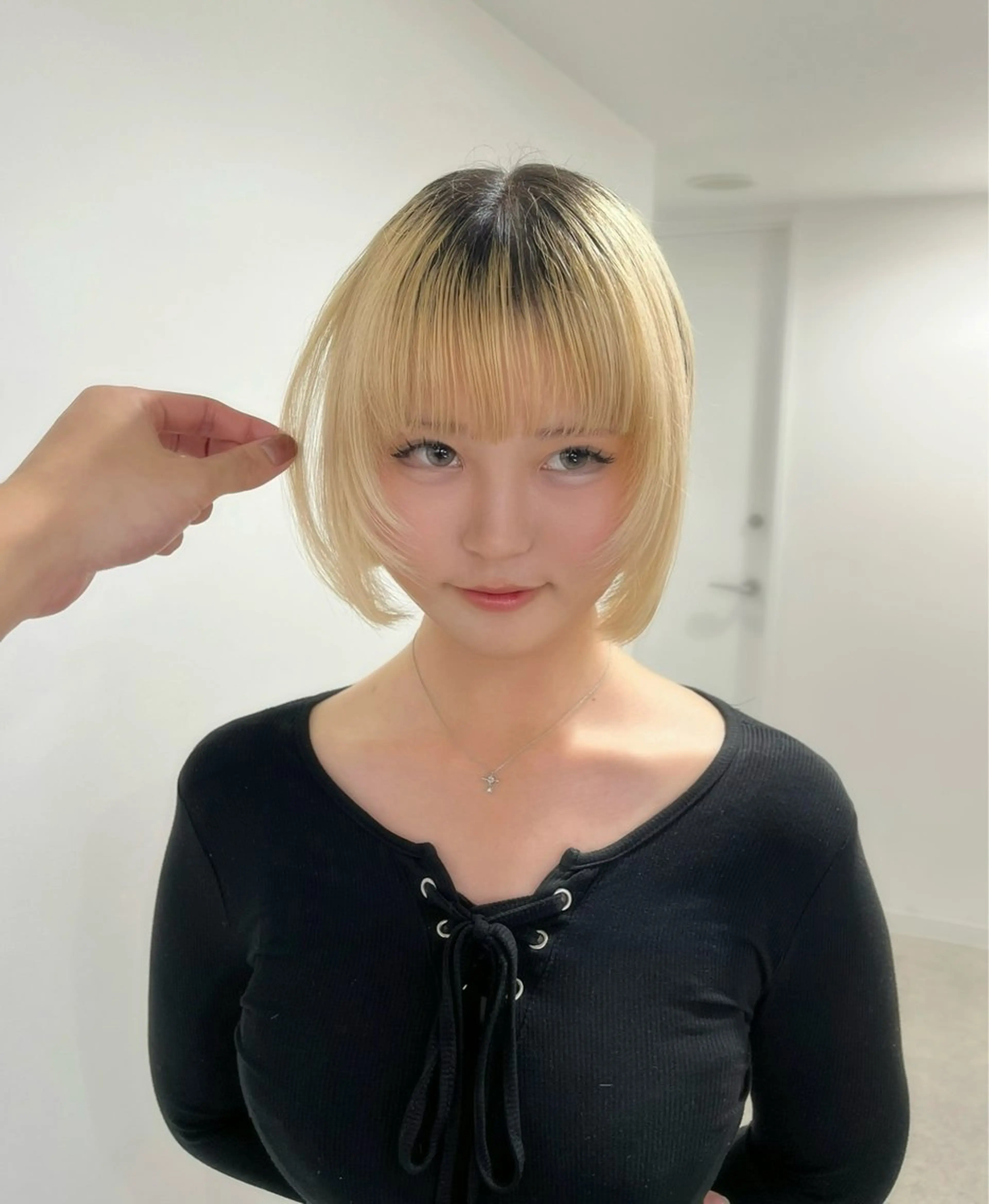 ショート ボブ 顔まわりレイヤー 顔周りカット レイヤーカット モテヘア/グレージュ /ボブ/前原汐🎐のヘアスタイル