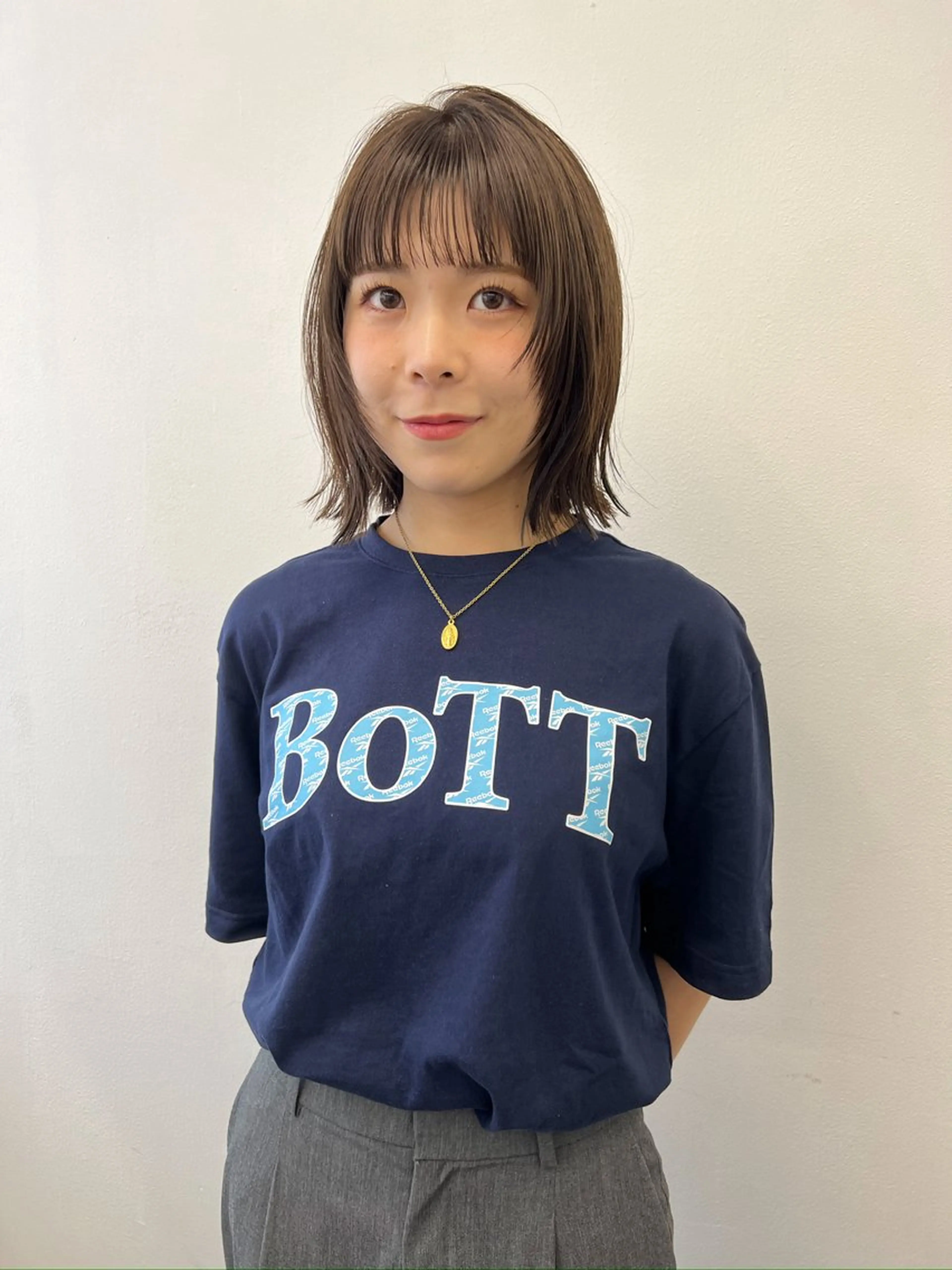 ミディアム カラー 顔周りレイヤー/韓国 ブリーチminamiのヘアスタイル