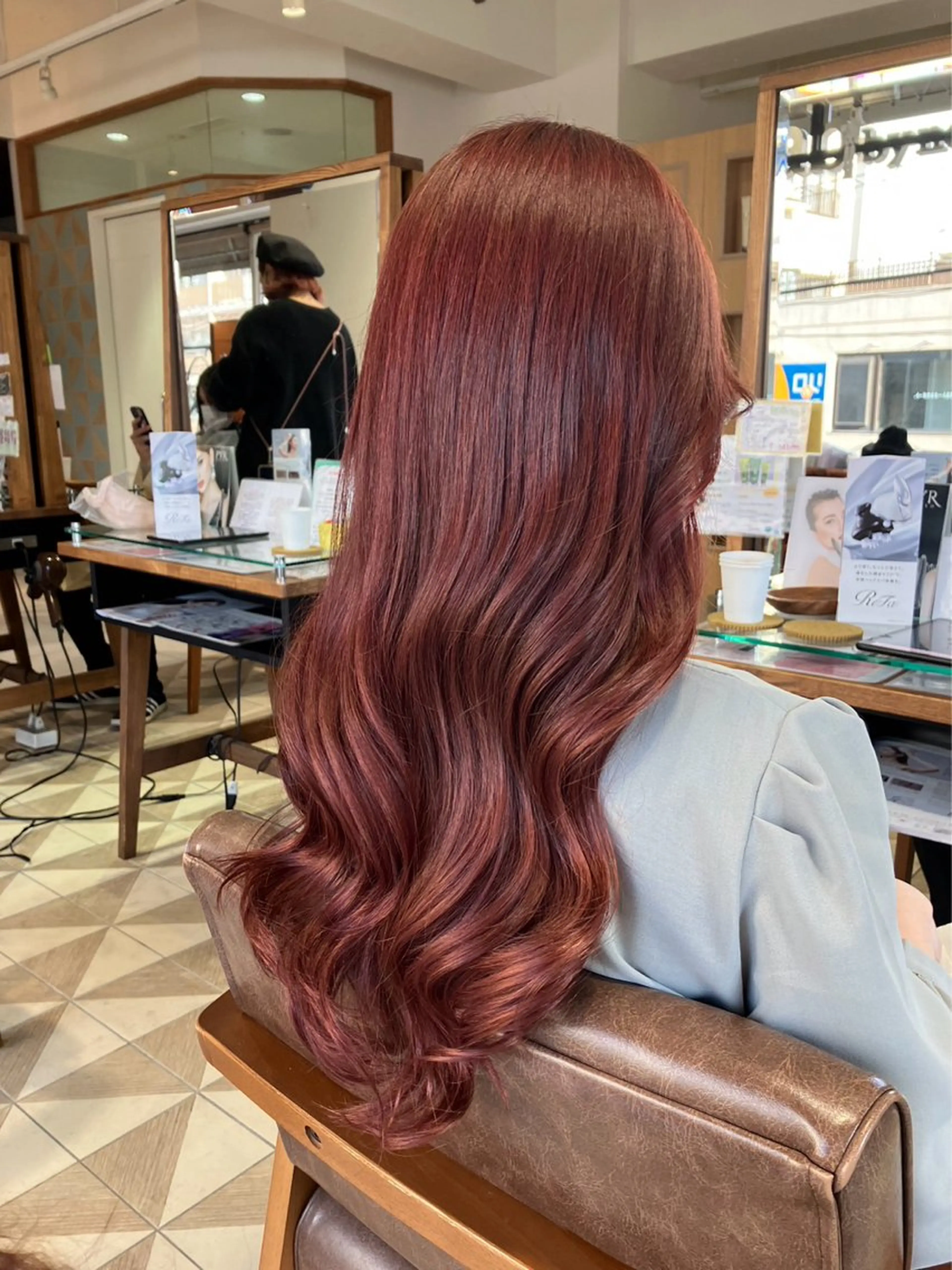 ロング カラー ボルドーカラー レッドカラー ルビー ロング ヘアカラー やまだ まいのヘアスタイル