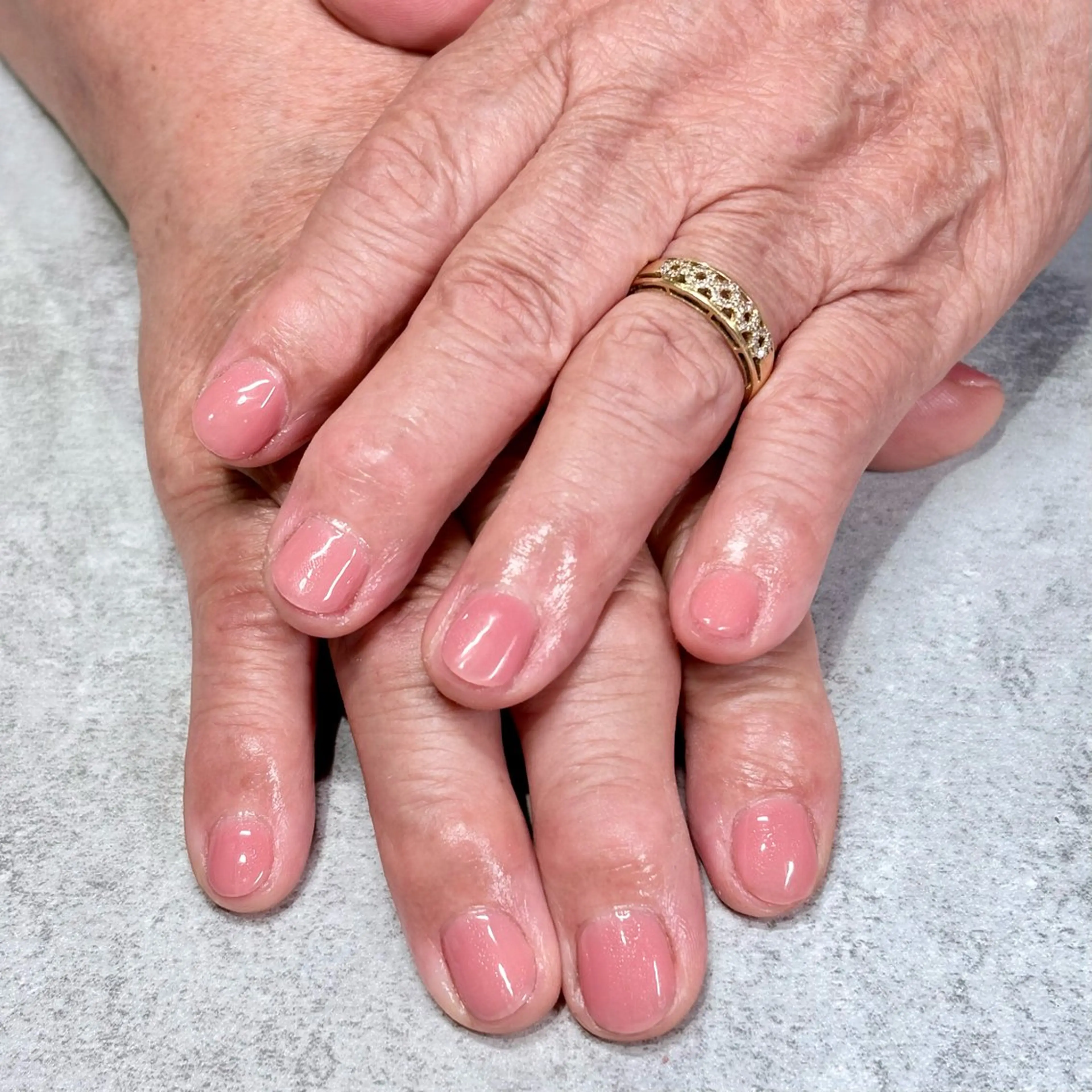 ネイル ハンドネイル みんなのネイルサロン IRiS所属・一人ひとりに寄り添う 施術🌈IRiS🪽のネイルデザイン