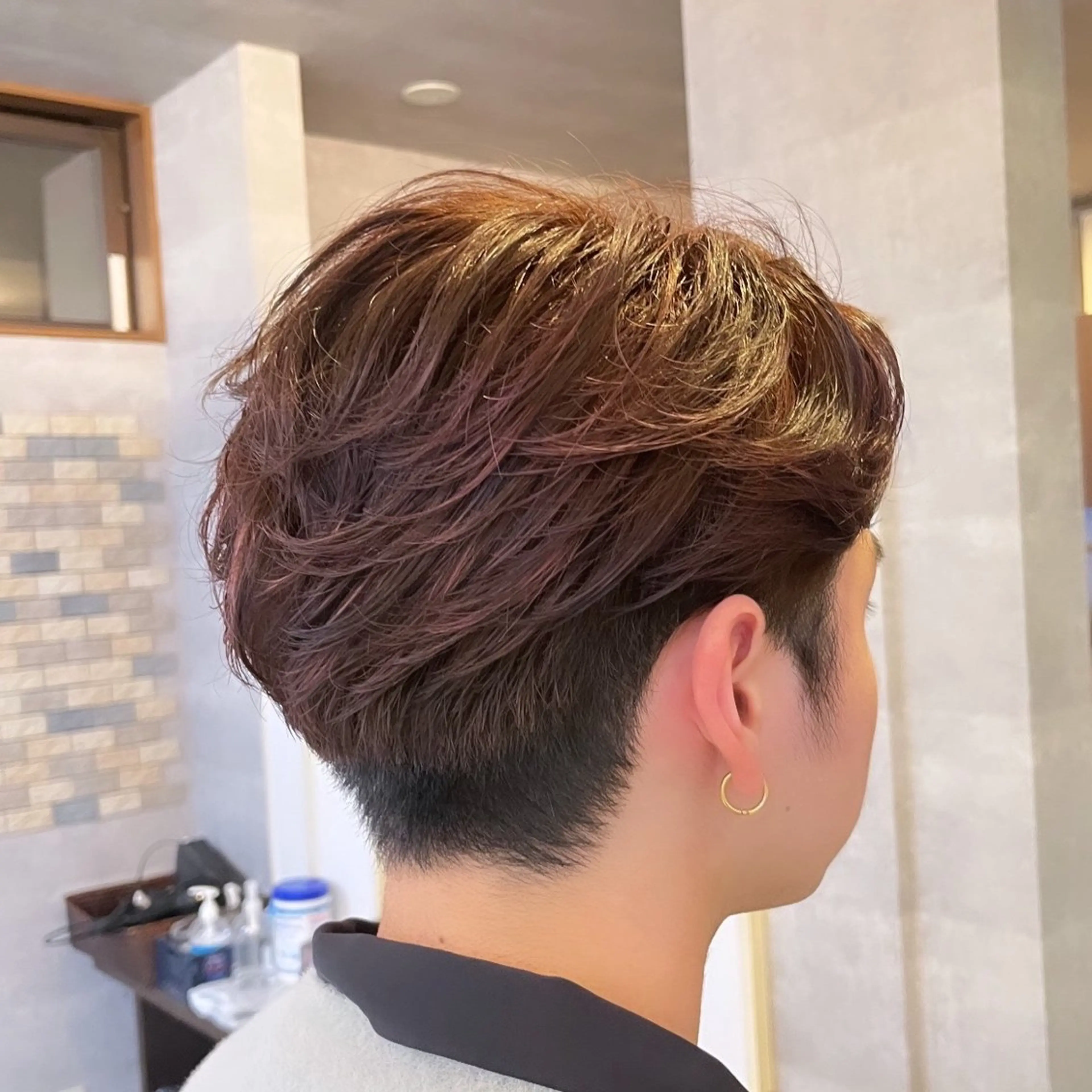 ショート カラー ブリーチ イロアイヘアー Renのヘアスタイル