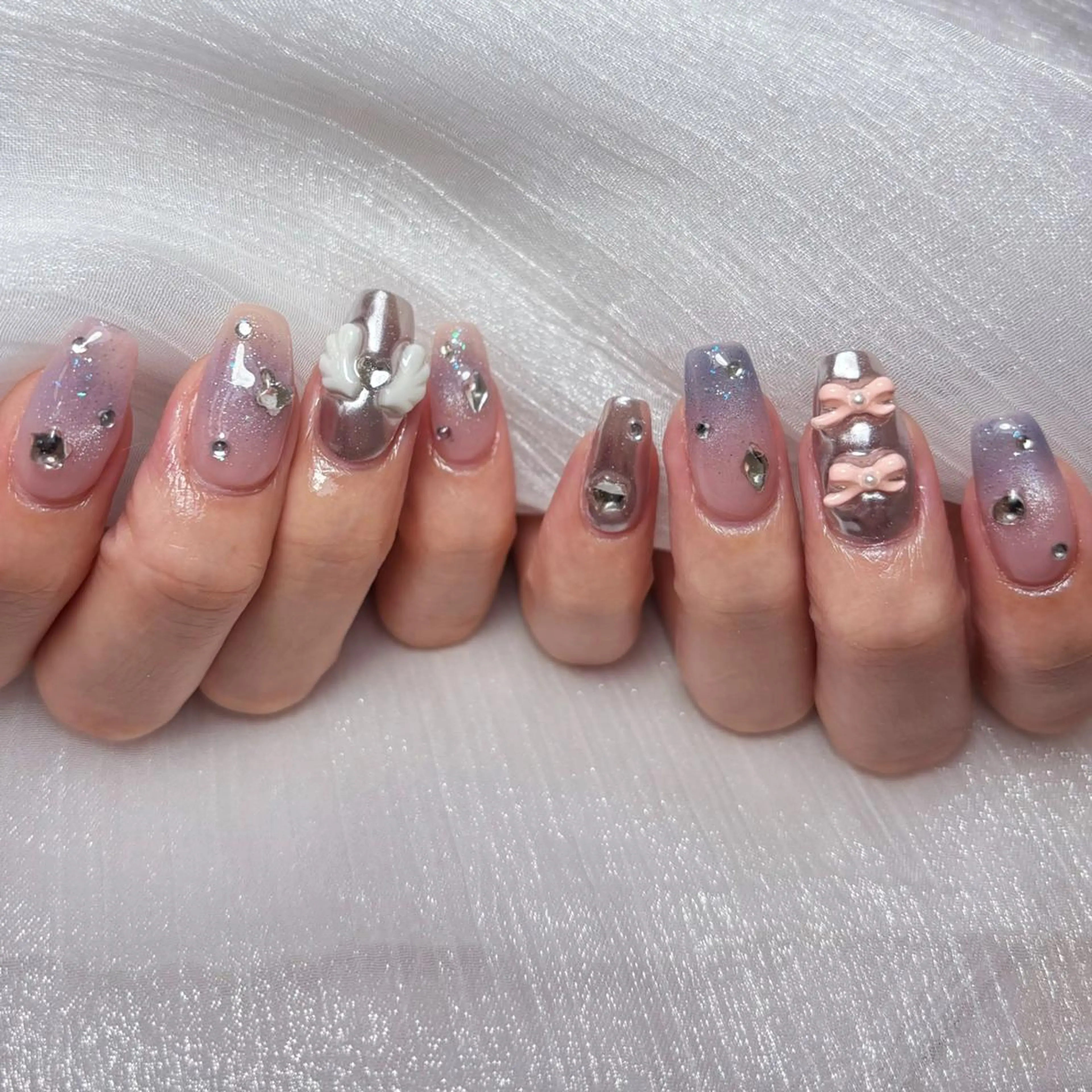 ネイル アートネイル オーロラネイル ガーリー キラキラネイル マグネットネイル ハンドネイル DIAMOND 💅のネイルデザイン