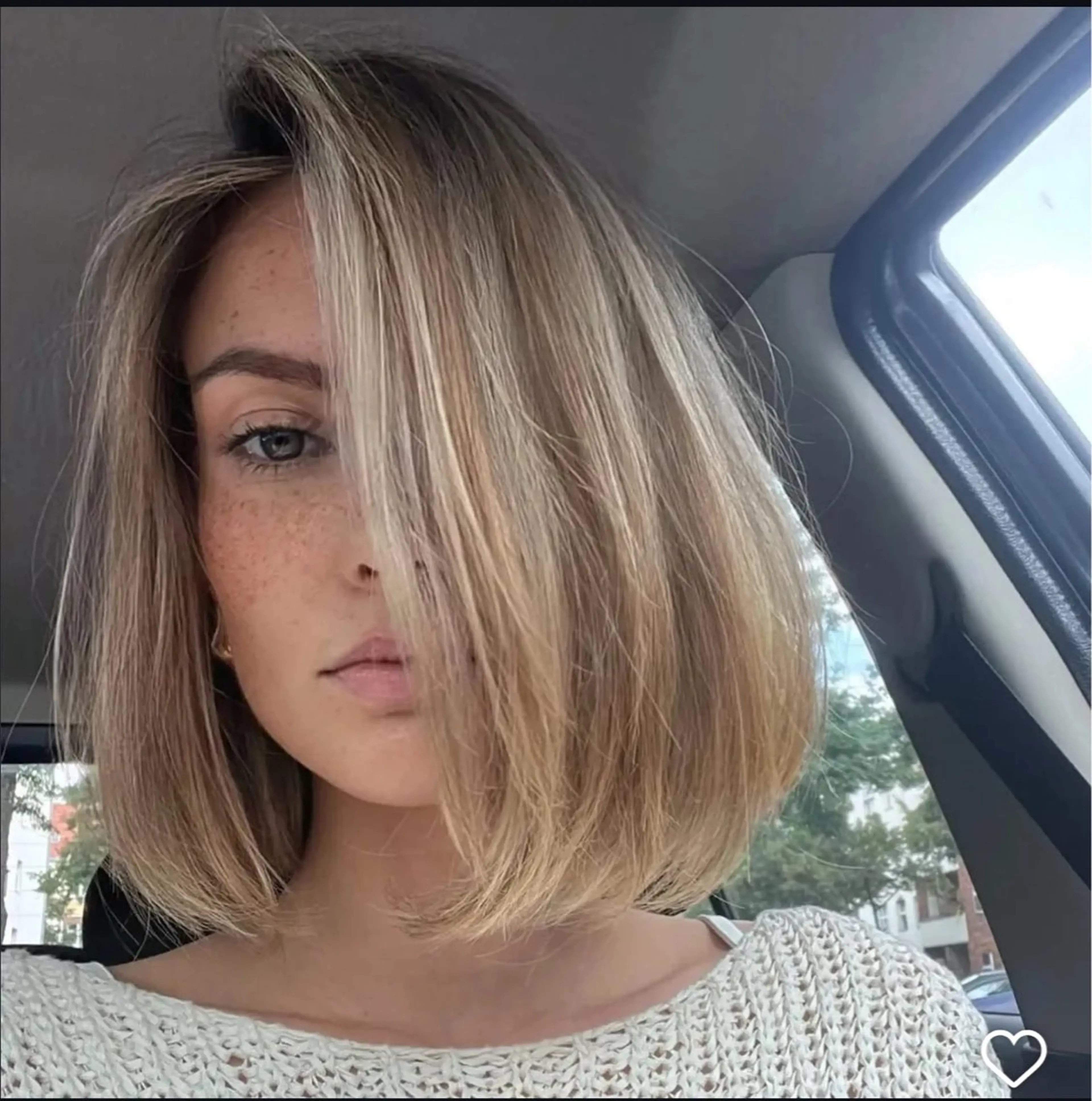 ミディアム カラー バレイヤージュ ハイライトカラー 外国人風カラー ハイライト レイヤーカット iCON TOKYO 海外風ヘア特化サロンのヘアスタイル