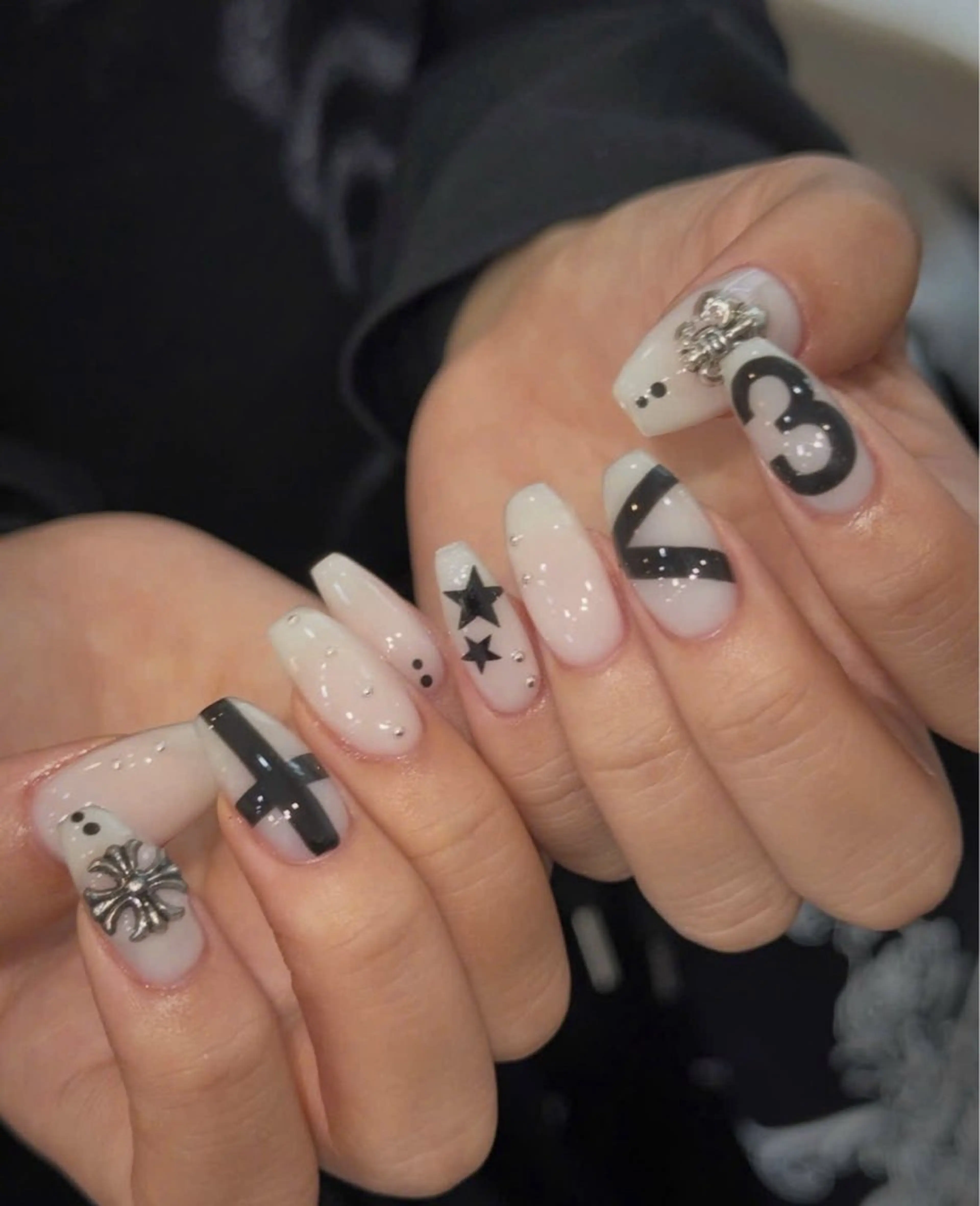 ネイル フラッシュネイル フレンチネイル グラデーション キラキラネイル 韓国ネイル Lina nail所属・Luna 池袋のネイルデザイン