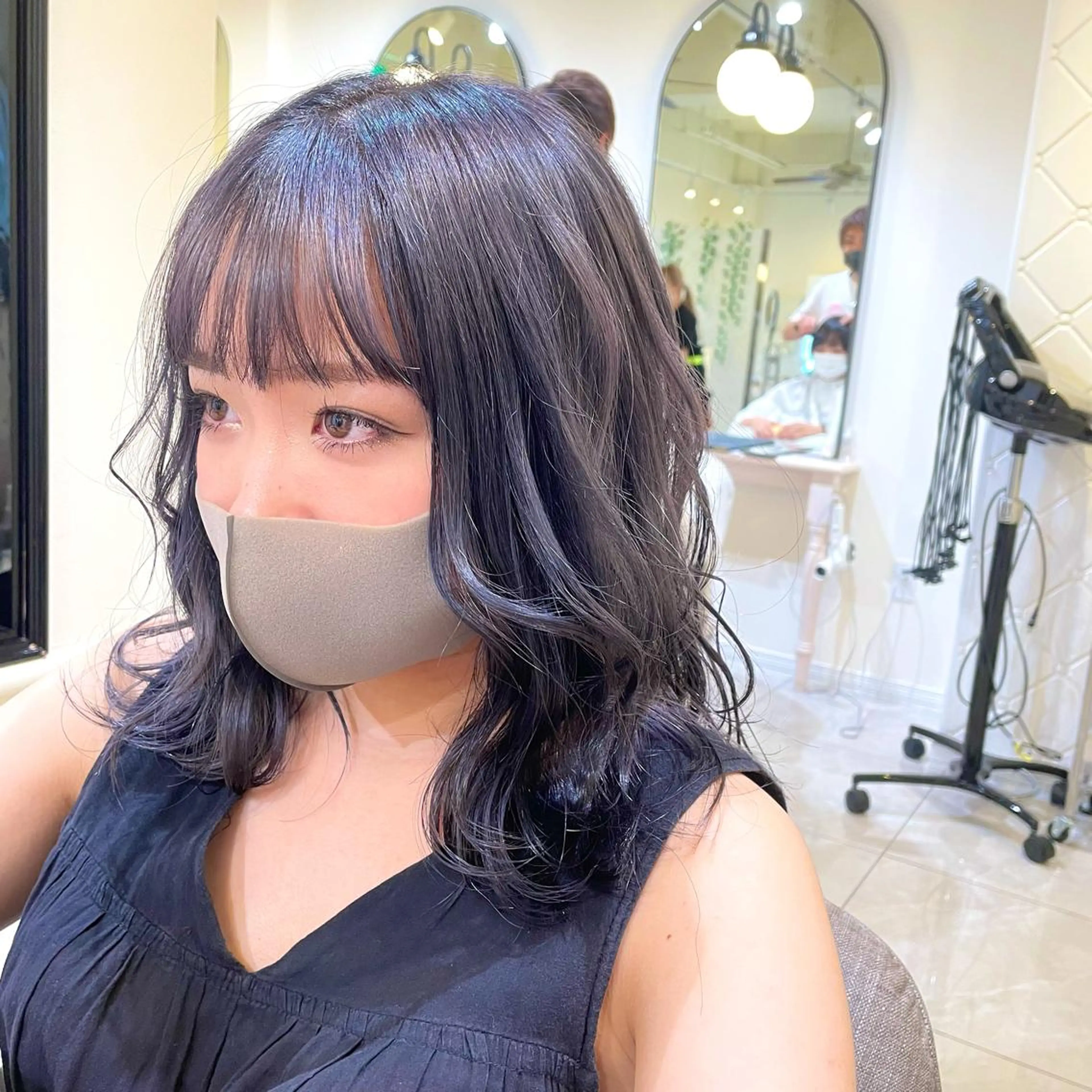 ミディアム カラー 透明感カラー ラベンダーカラー シルバー 心斎橋/ブリーチなし 髪質改善/レイヤーのヘアスタイル