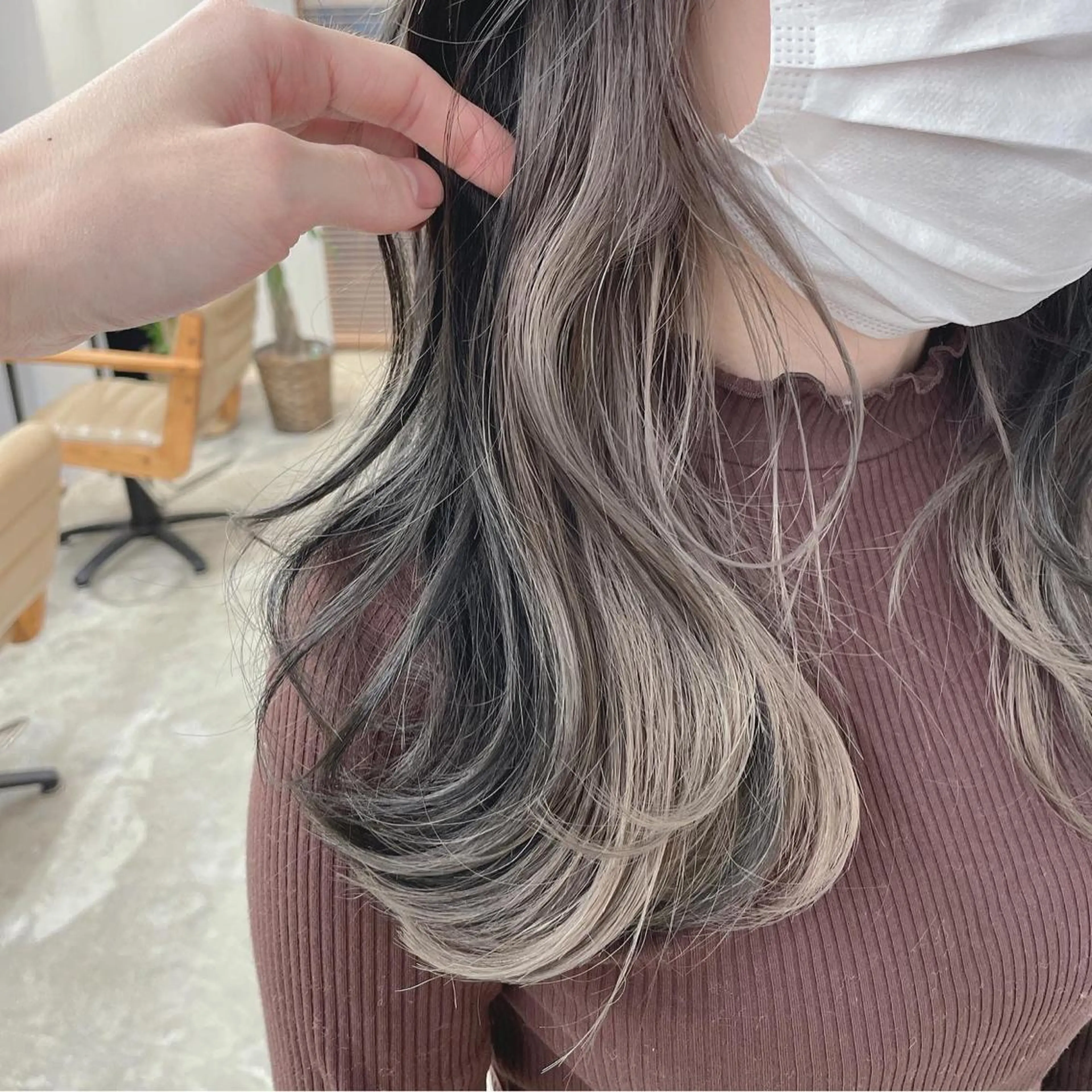 セミロング SAEKI【ior 】北千住店ブリーチのヘアスタイル