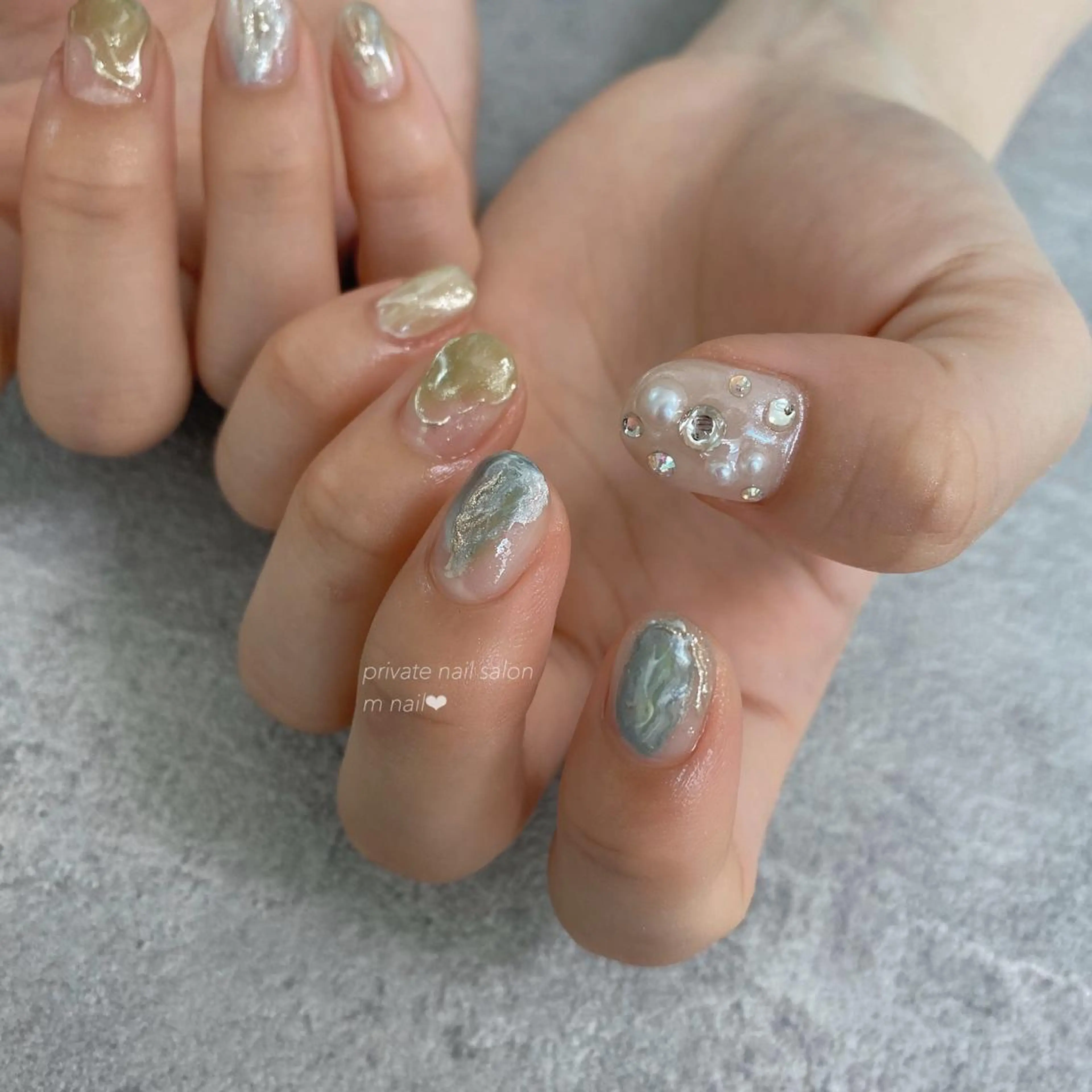 ネイル キラキラネイル ハンドネイル 小河原 舞のネイルデザイン