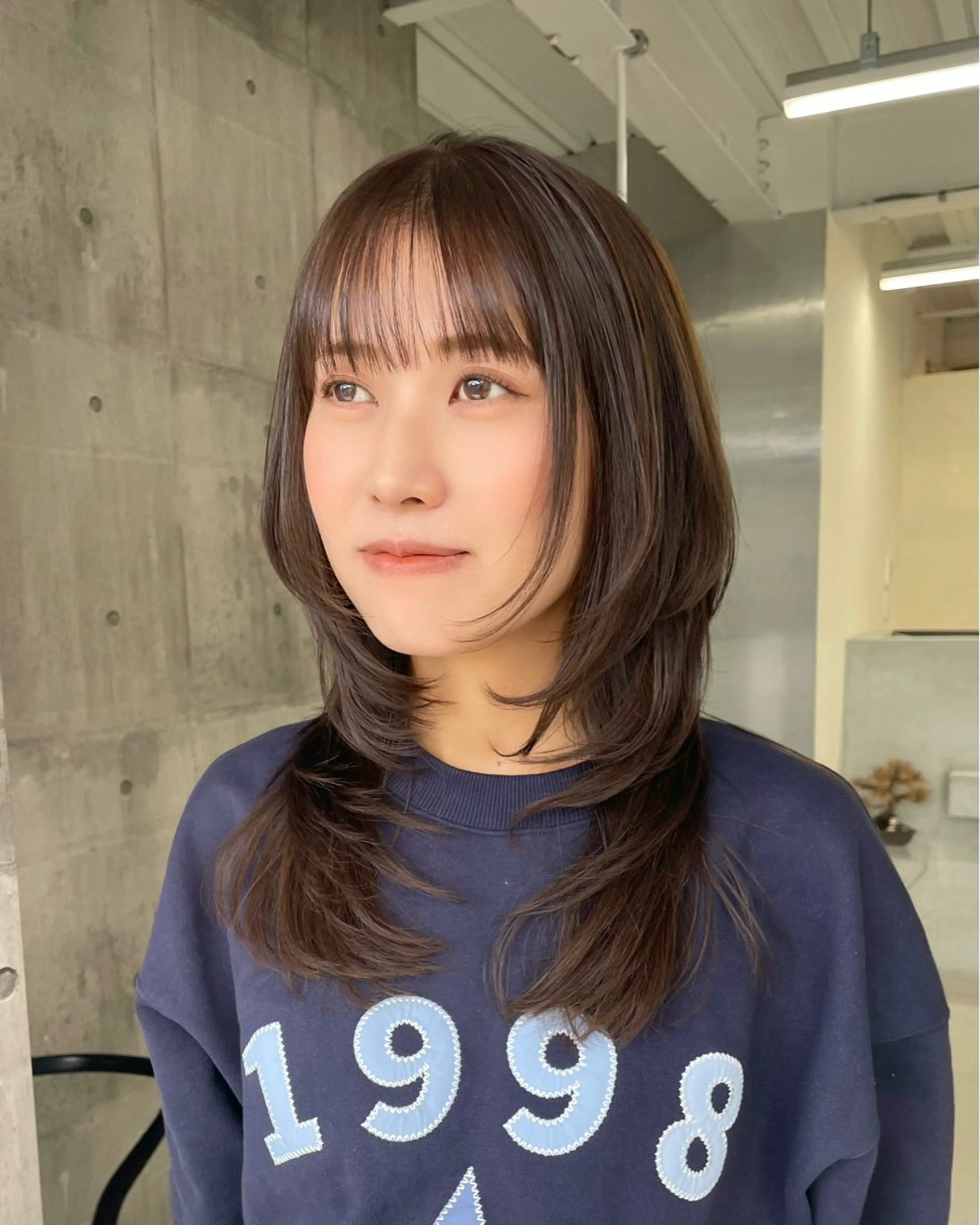 セミロング カラー ベージュカラー レイヤーカット カット ヘアカラー 錦 茉李 @lm.mari03のヘアスタイル