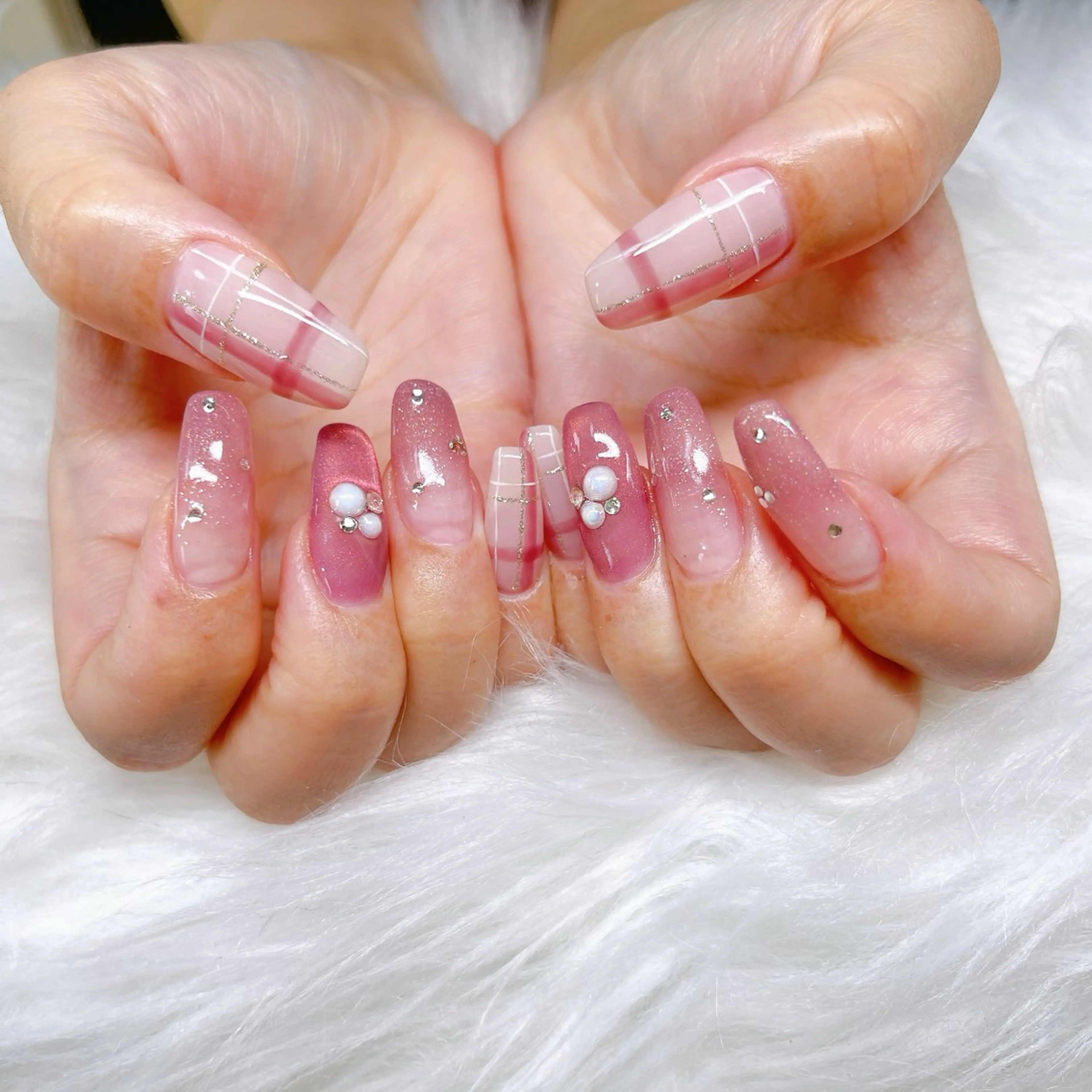 ネイル キラキラネイル マグネットネイル ピンク ハンドネイル ハンドケア ネイルサロン Cherishのネイルデザイン