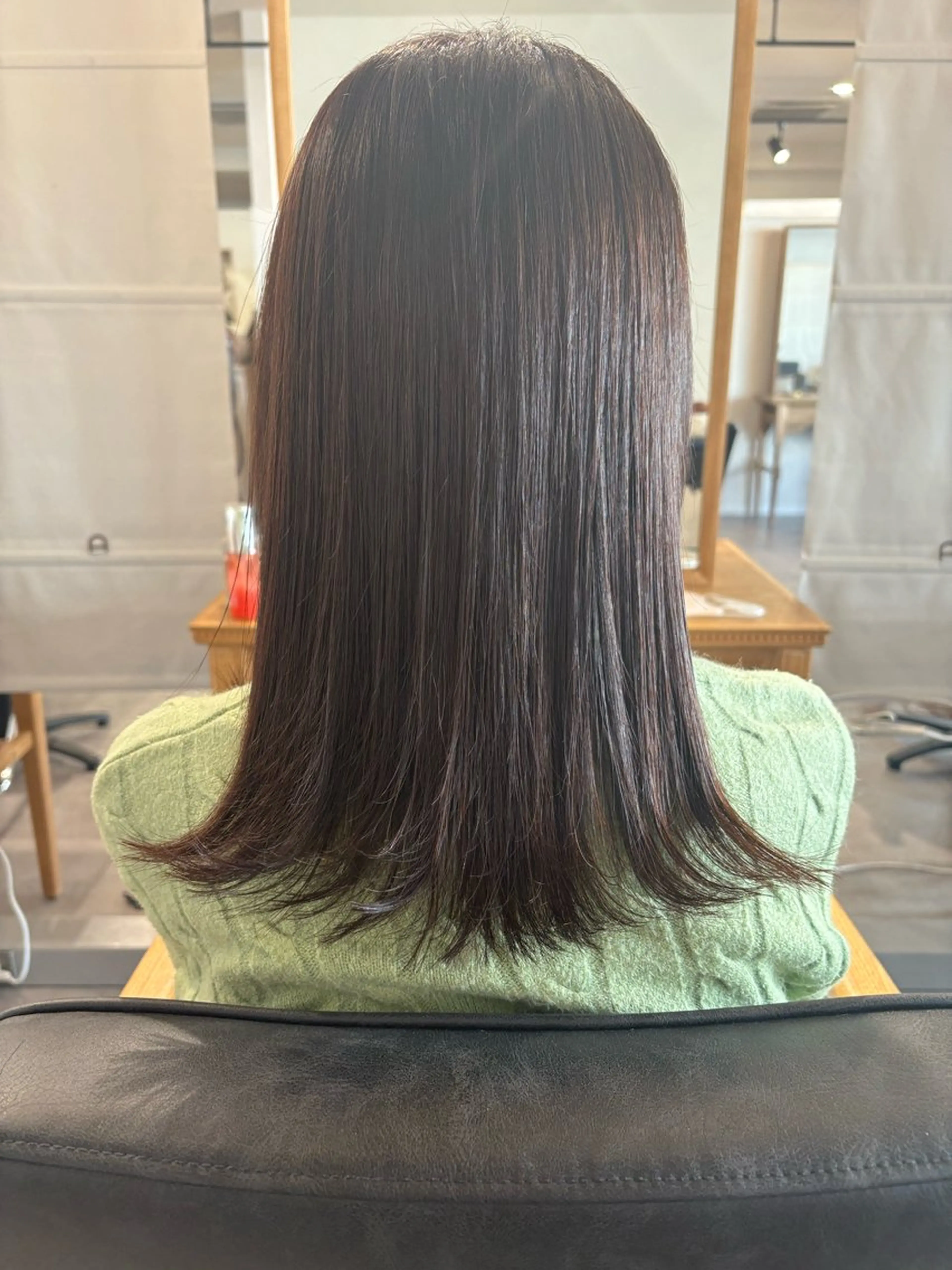 ミディアム 岬 怜奈のヘアスタイル