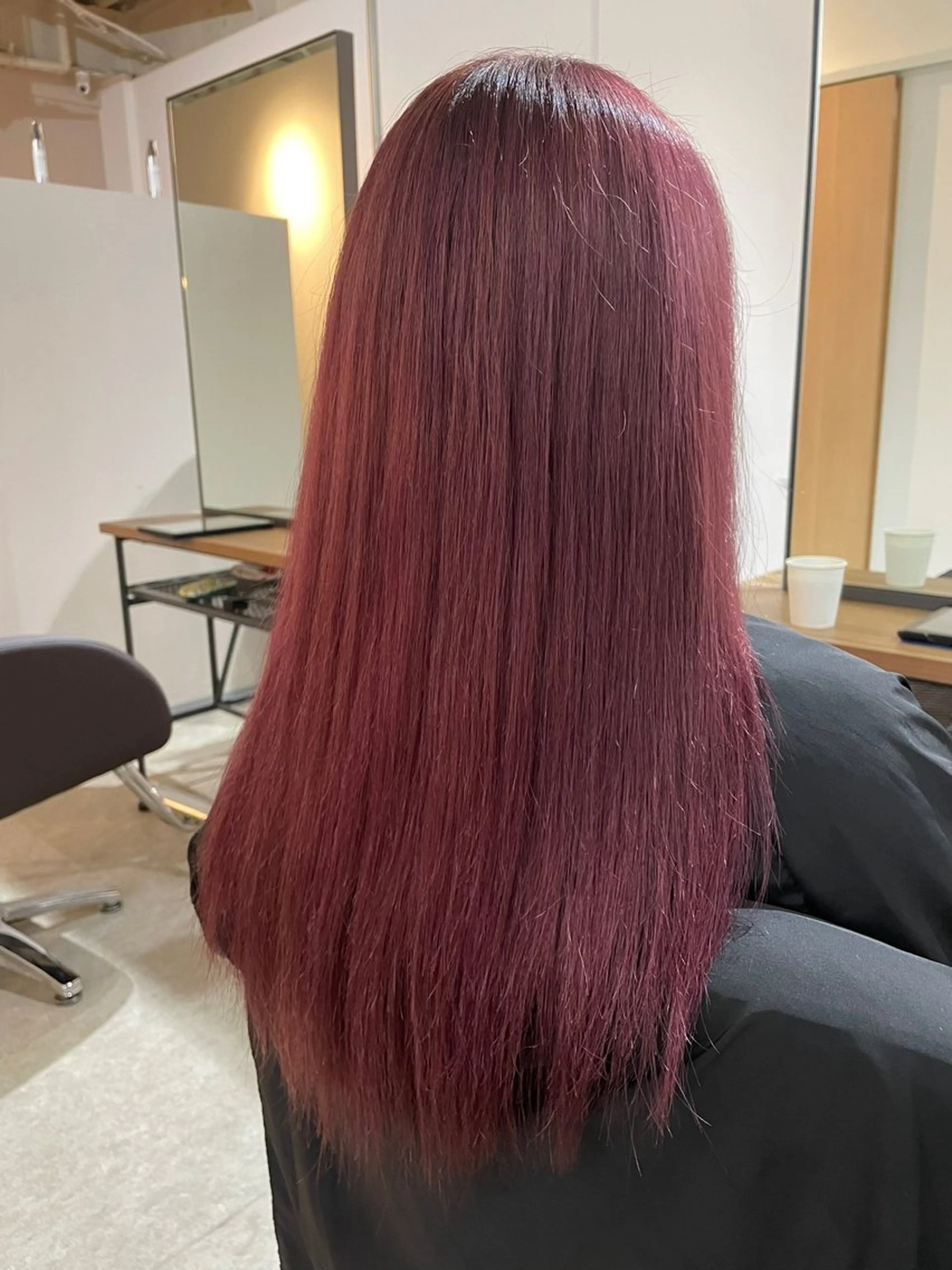 ロング カラー ヘアカラー トリートメント 似合わせカット🫧 🍒艶髪ストレートのヘアスタイル
