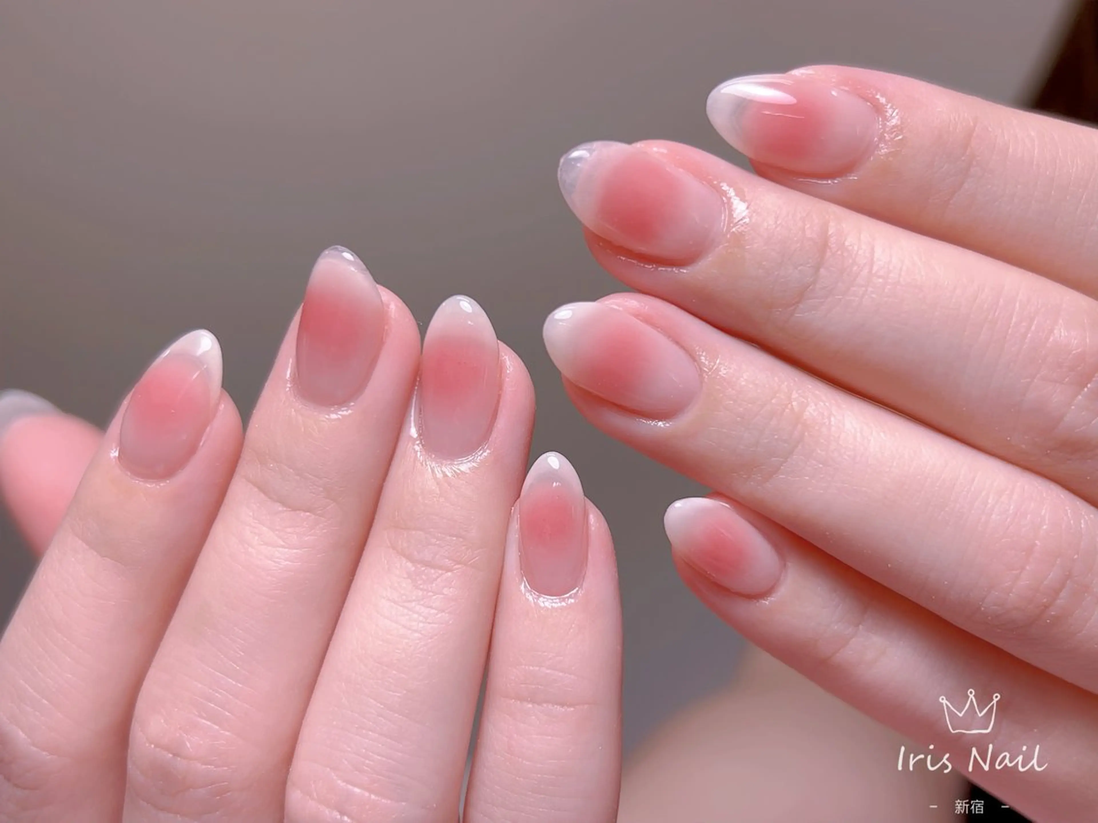 ネイル フレンチネイル ジェルネイル グラデーション 韓国ネイル マグネットネイル ハンドネイル 【長さ出し】 IRIS NAILのネイルデザイン