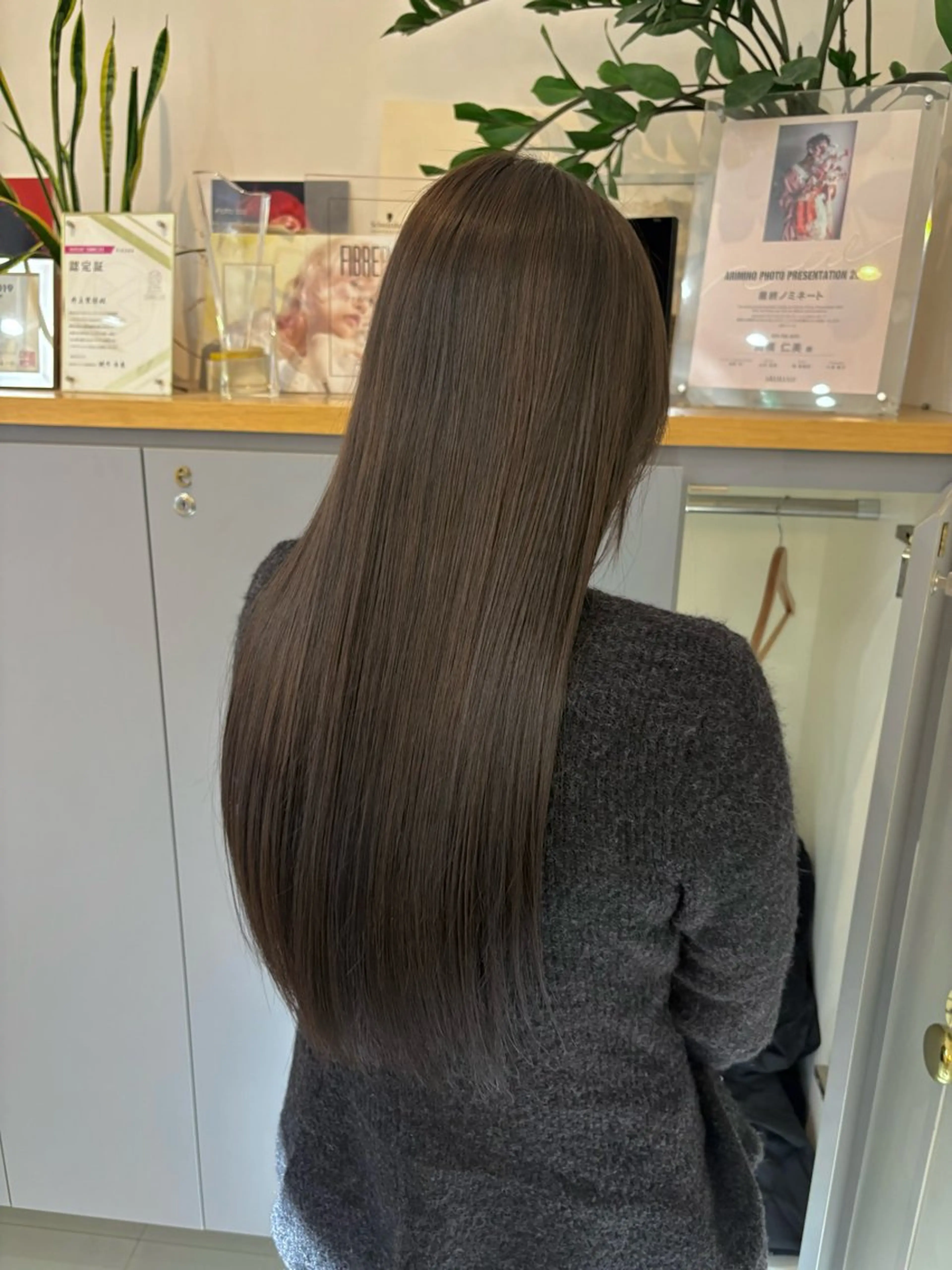 カラー 透明感カラー グレージュ en-te:am所属・en-te:am 井上茉保のヘアスタイル