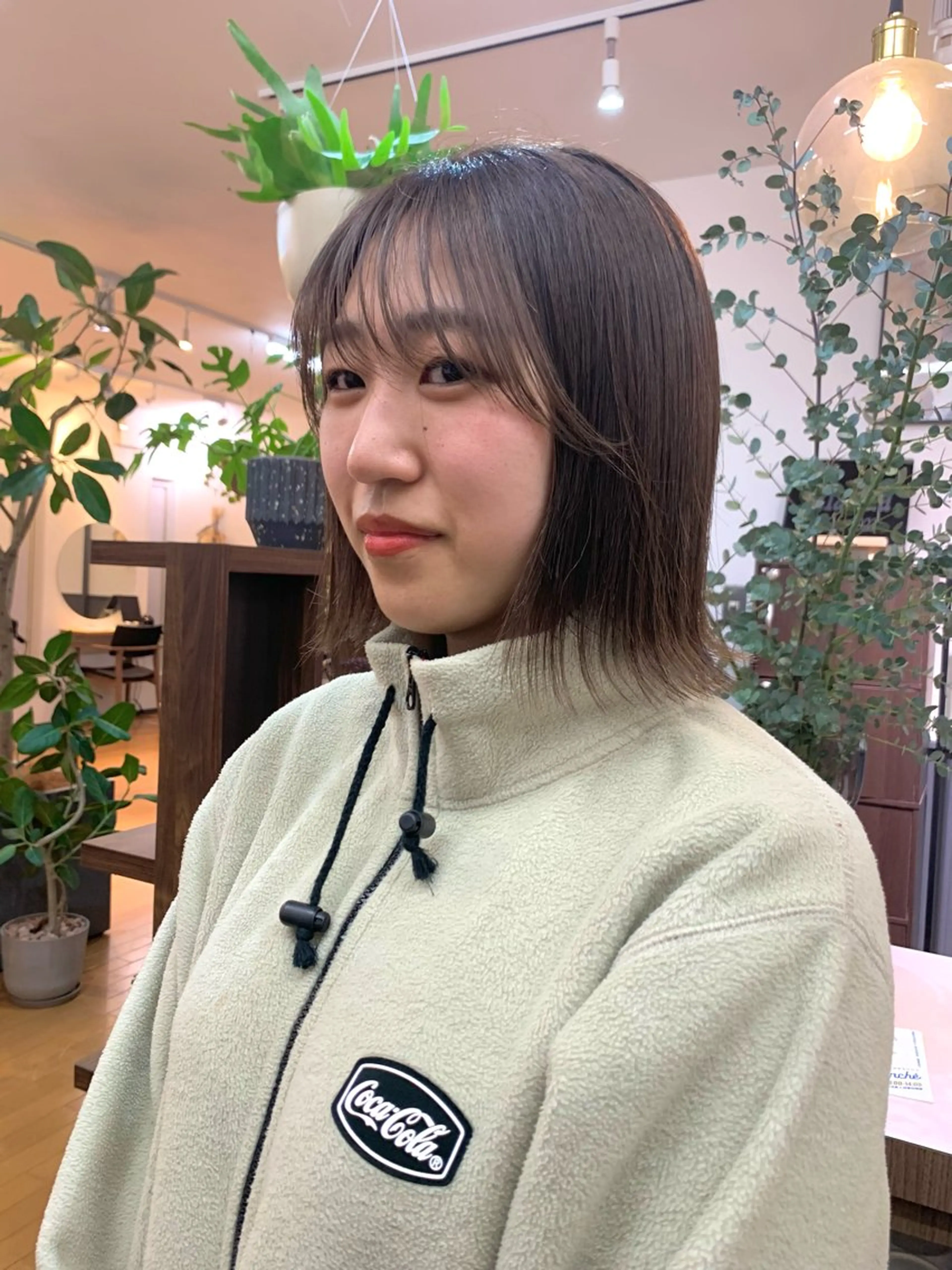 ミディアム カラー ベージュカラー ミルクティーベージュ 顔周りカット cupra所属・カワクボ ソラのヘアスタイル