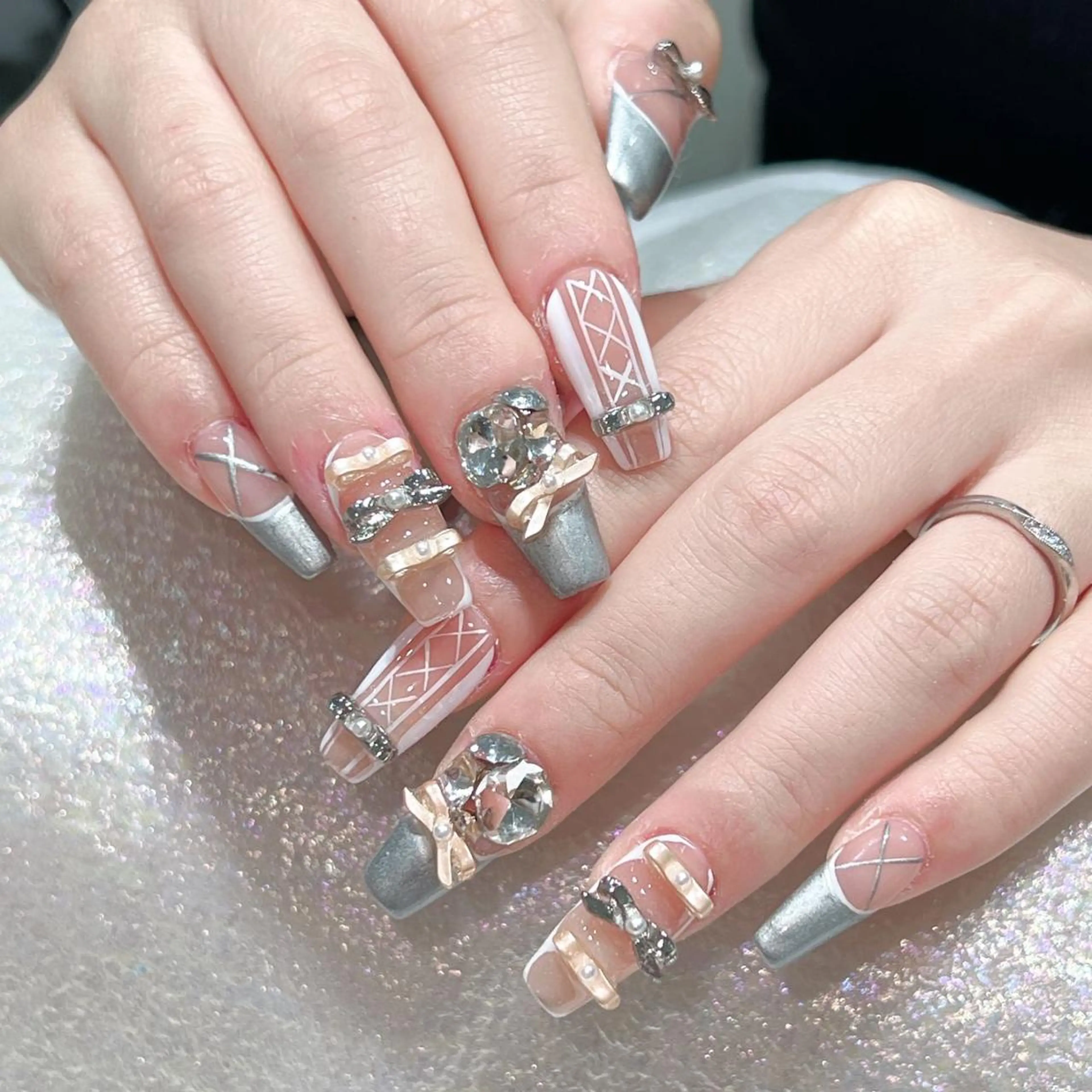 ネイル ハンドネイル Queens PUPUのネイルデザイン