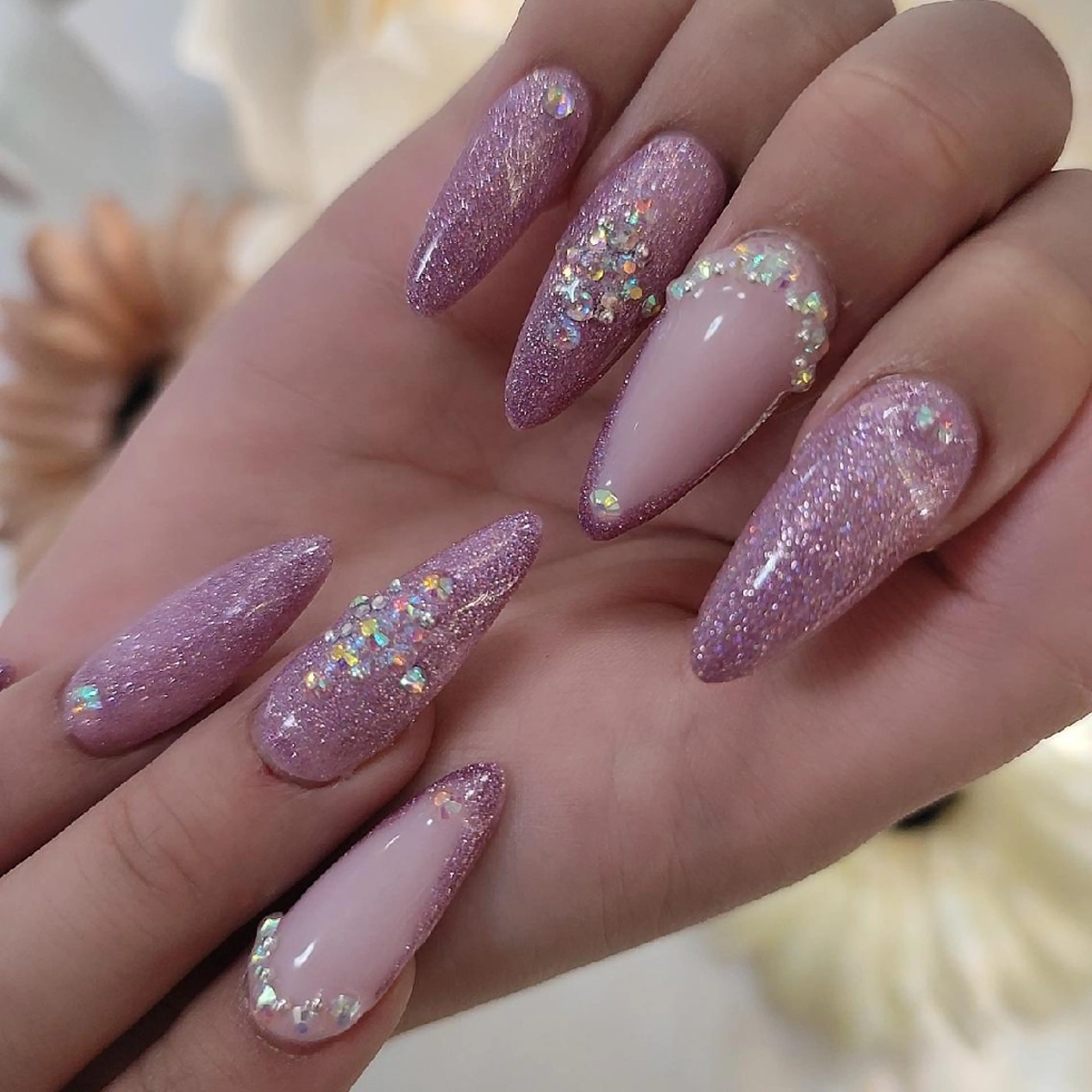 ネイル ハンドネイル RUNWAY 　　の眉毛・アイブロウイメージ