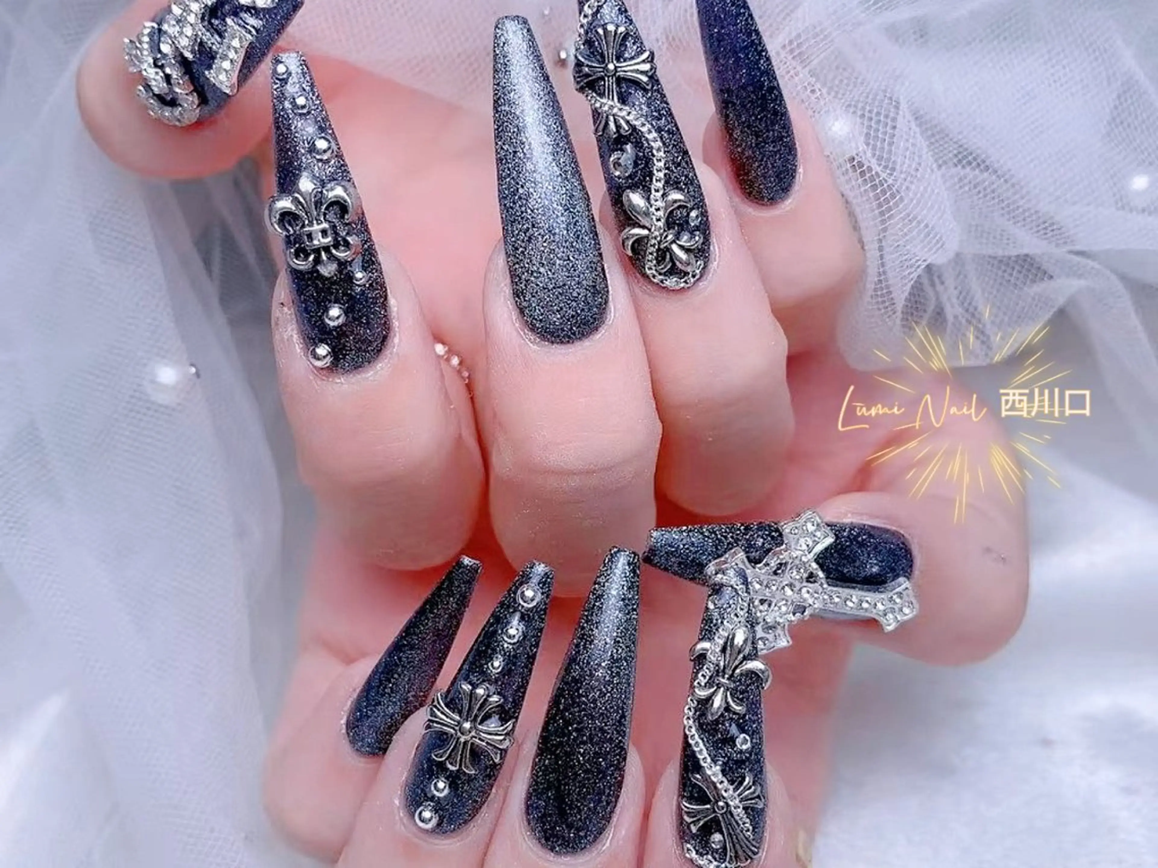 ネイル フットネイル ジェルネイル キラキラネイル オフィスネイル ピンク Lumiネイルサロン所属・Lumi Nail Salonのネイルデザイン