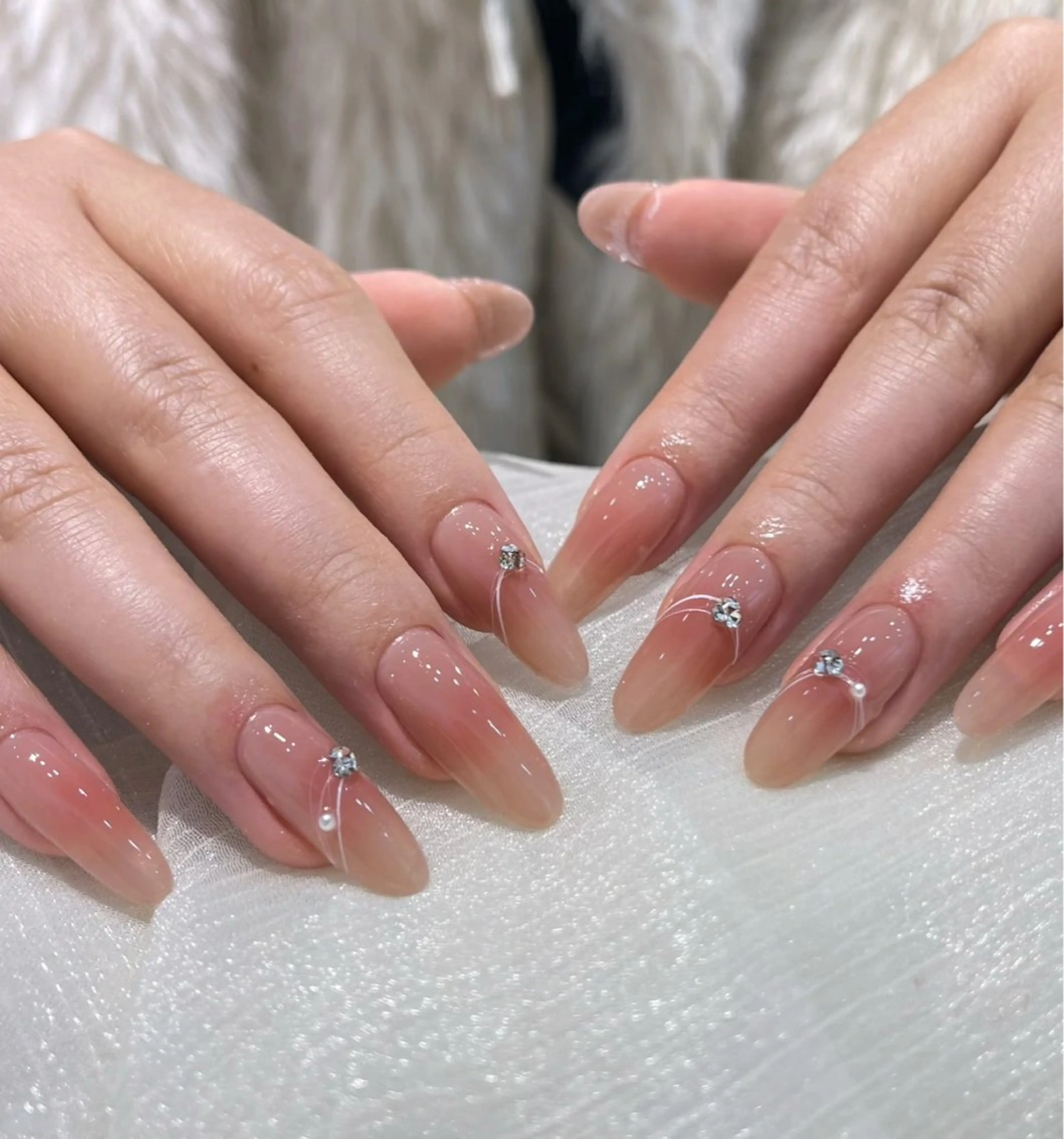 ネイル フレンチネイル グラデーション キラキラネイル 韓国ネイル マグネットネイル ハンドネイル 🎀🎀YooLi Nail Salonのネイルデザイン