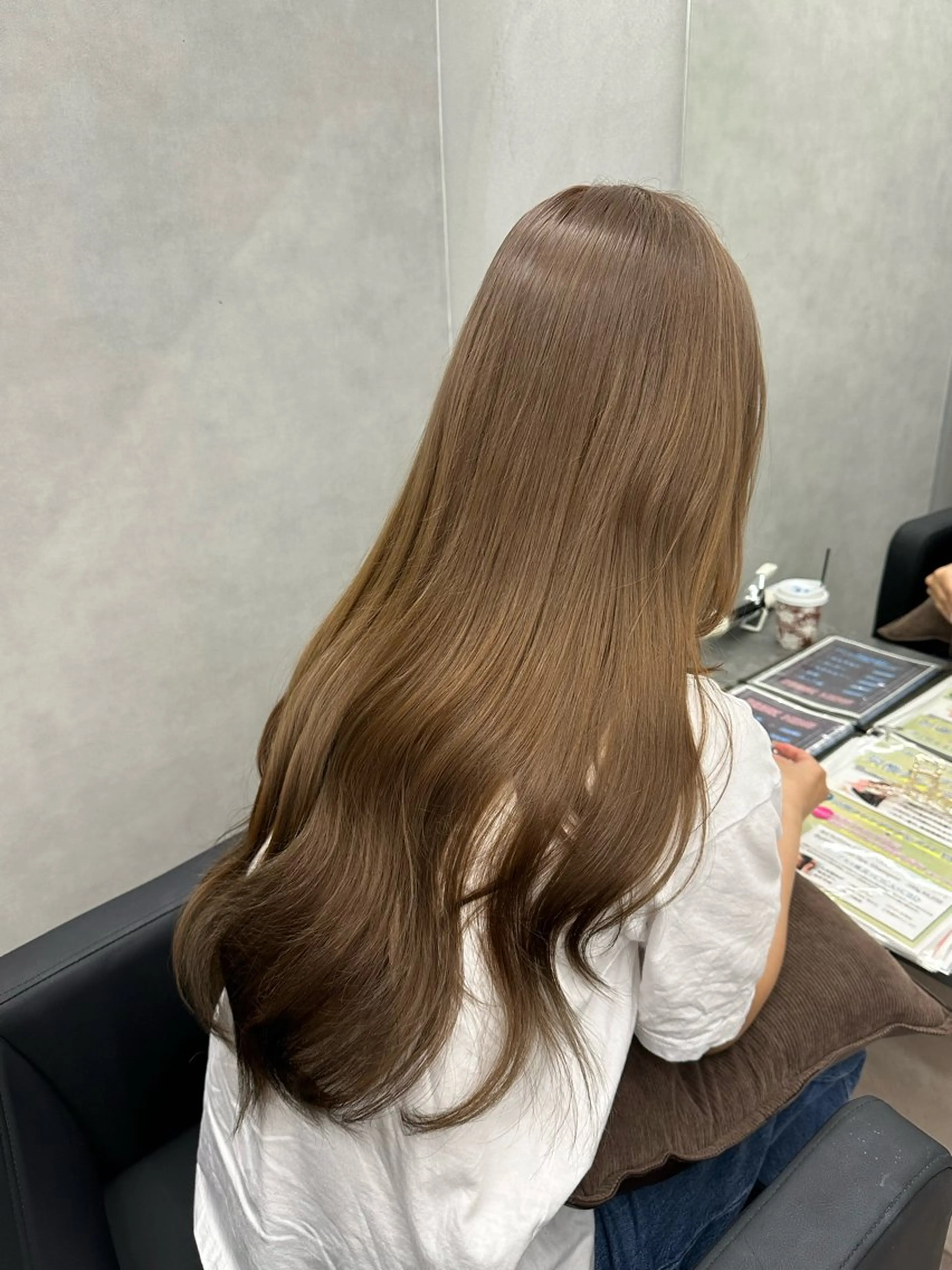 ロング カラー ベージュカラー ブリーチ ケアブリーチ ミルクティーベージュ 艶髪・ハイトーン HIBIKI💫💫のヘアスタイル