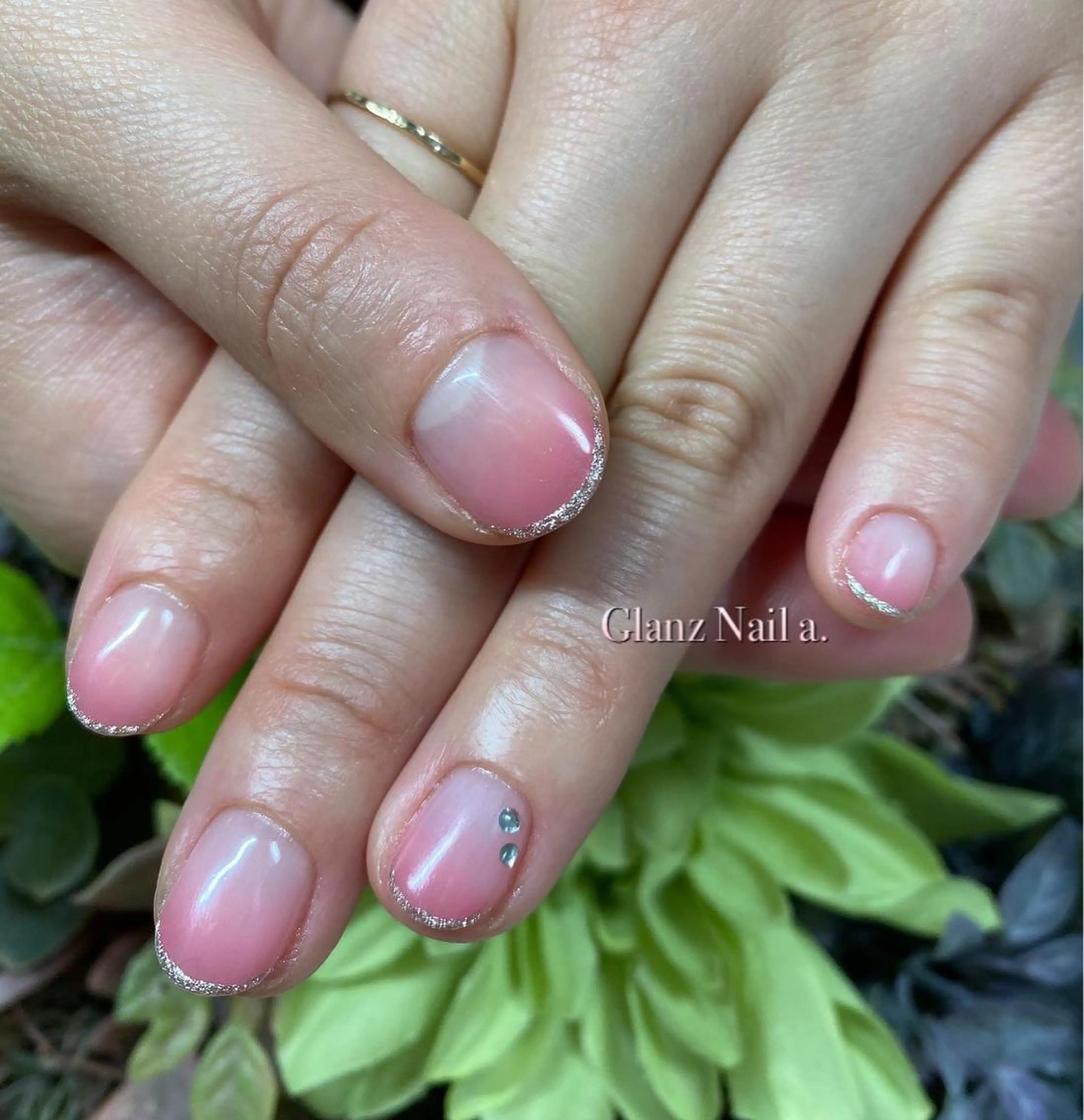 ネイル フレンチネイル グラデーション キラキラネイル ラメ(グリッター) ピンク Glanz  Nail aのネイルデザイン