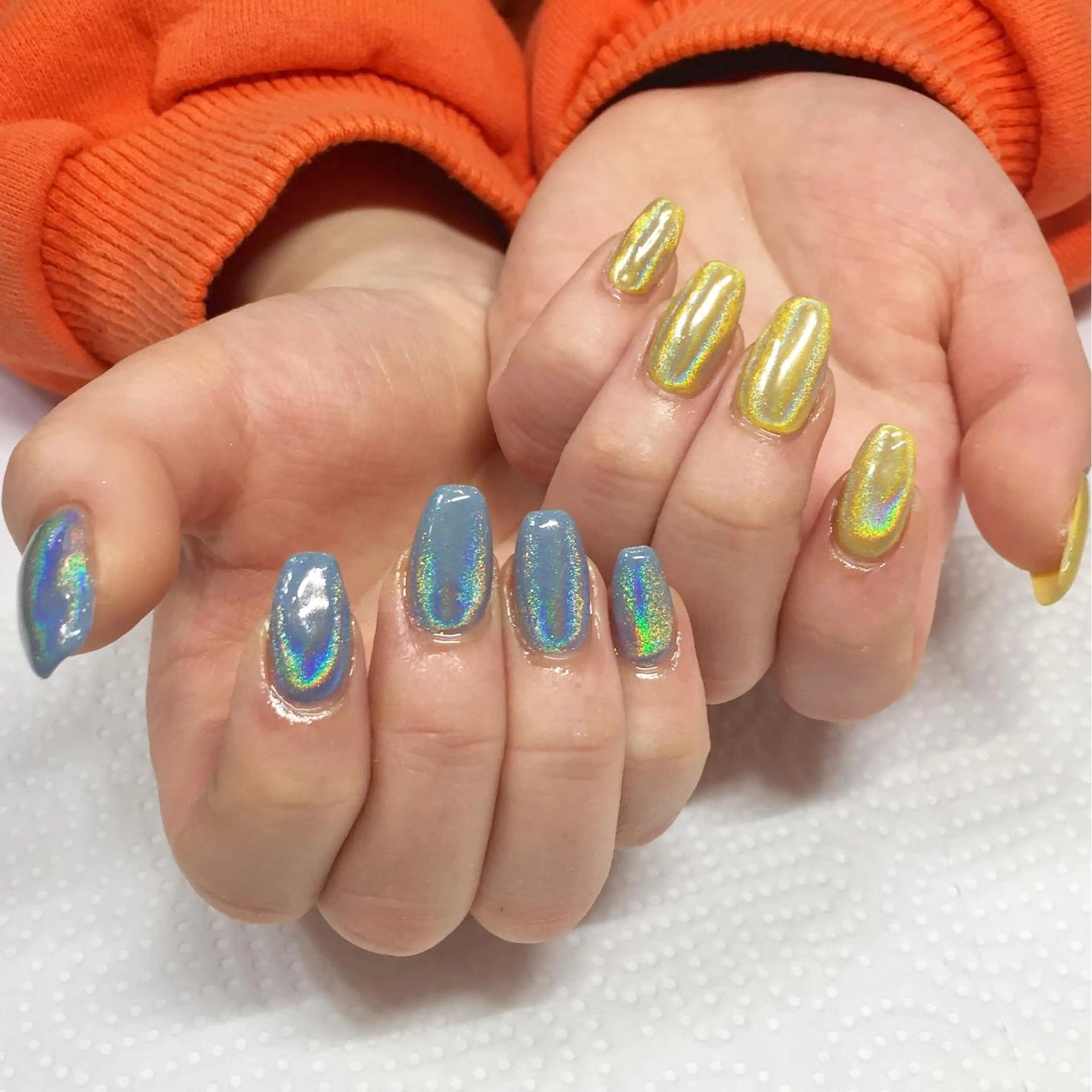 ネイル ブルー 黄色 ガールネイルサロン所属・ガール ネイルサロンのネイルデザイン