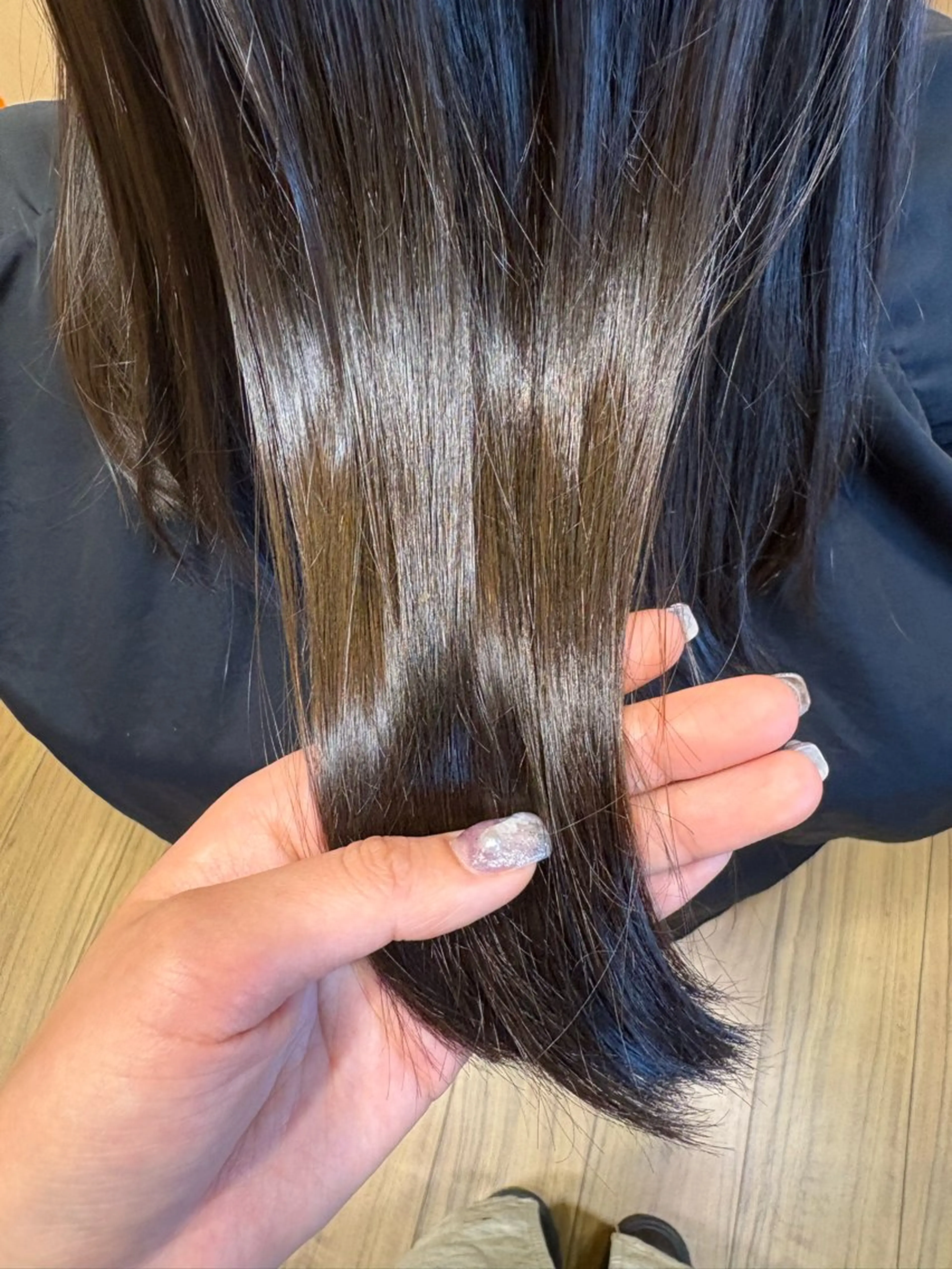 カラー 知久 絢音のヘアスタイル