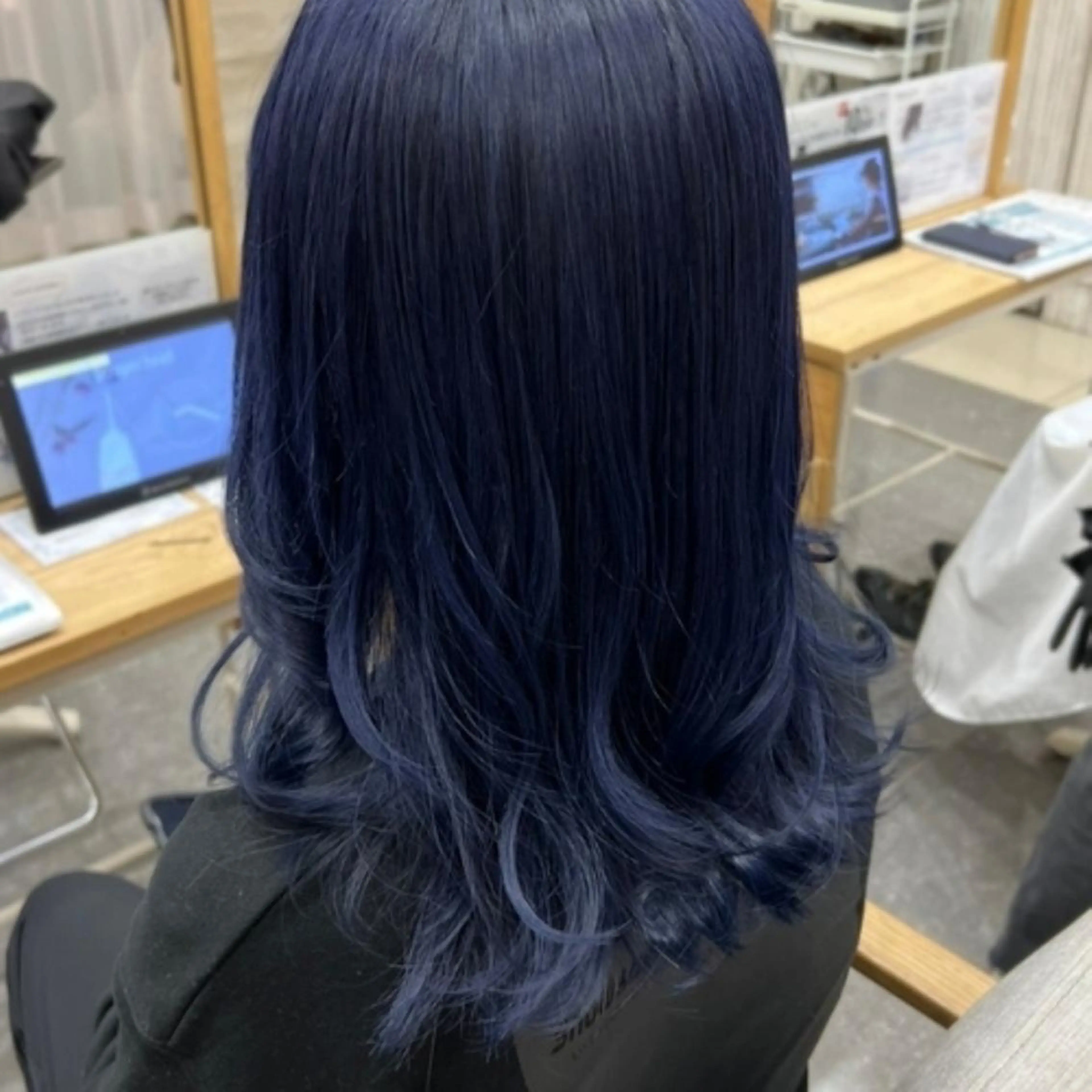 セミロング カラー ヘアケアサロン MAIN[メイン]のヘアスタイル