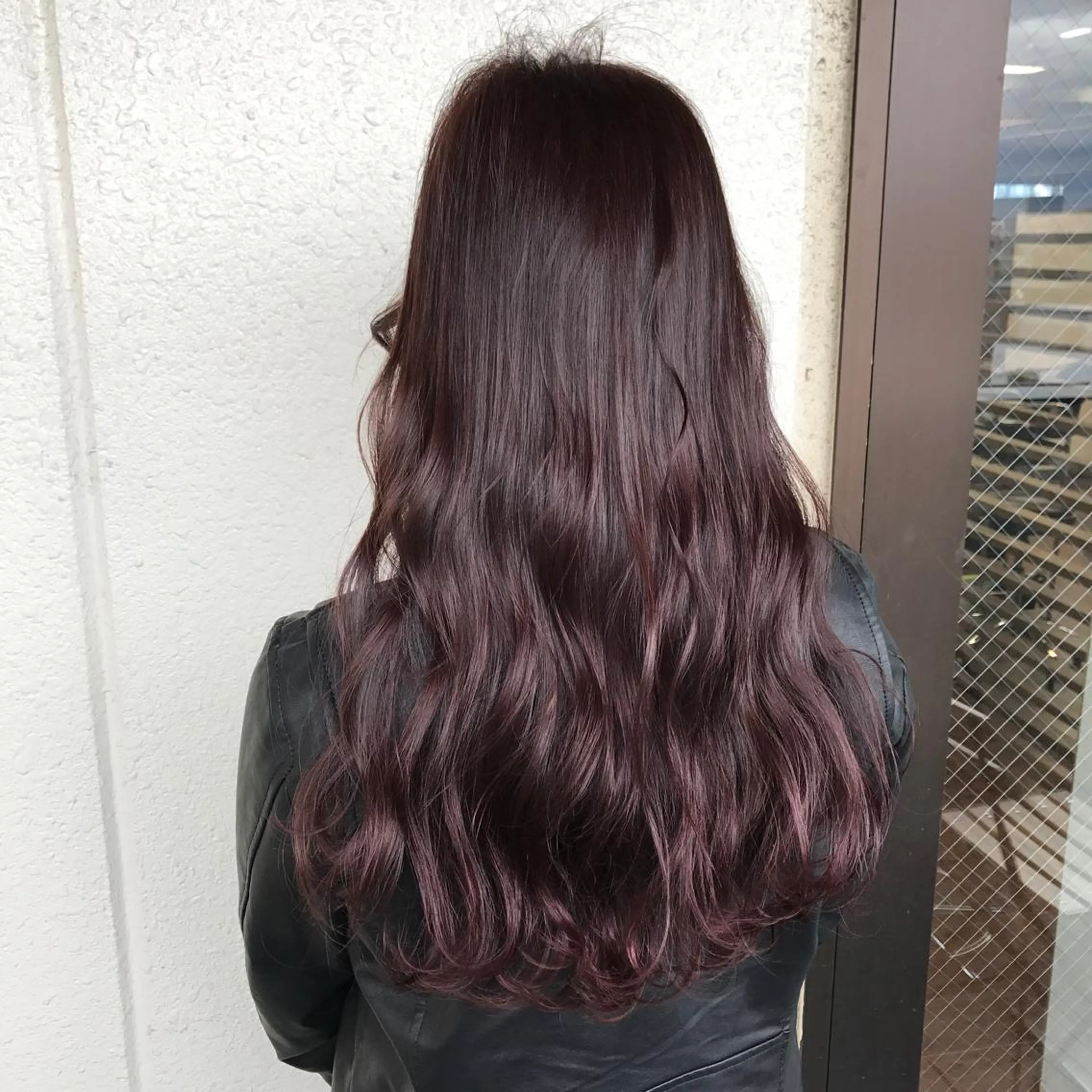 ロング カラー SHIN/レイヤー カット×クロスパーマのヘアスタイル