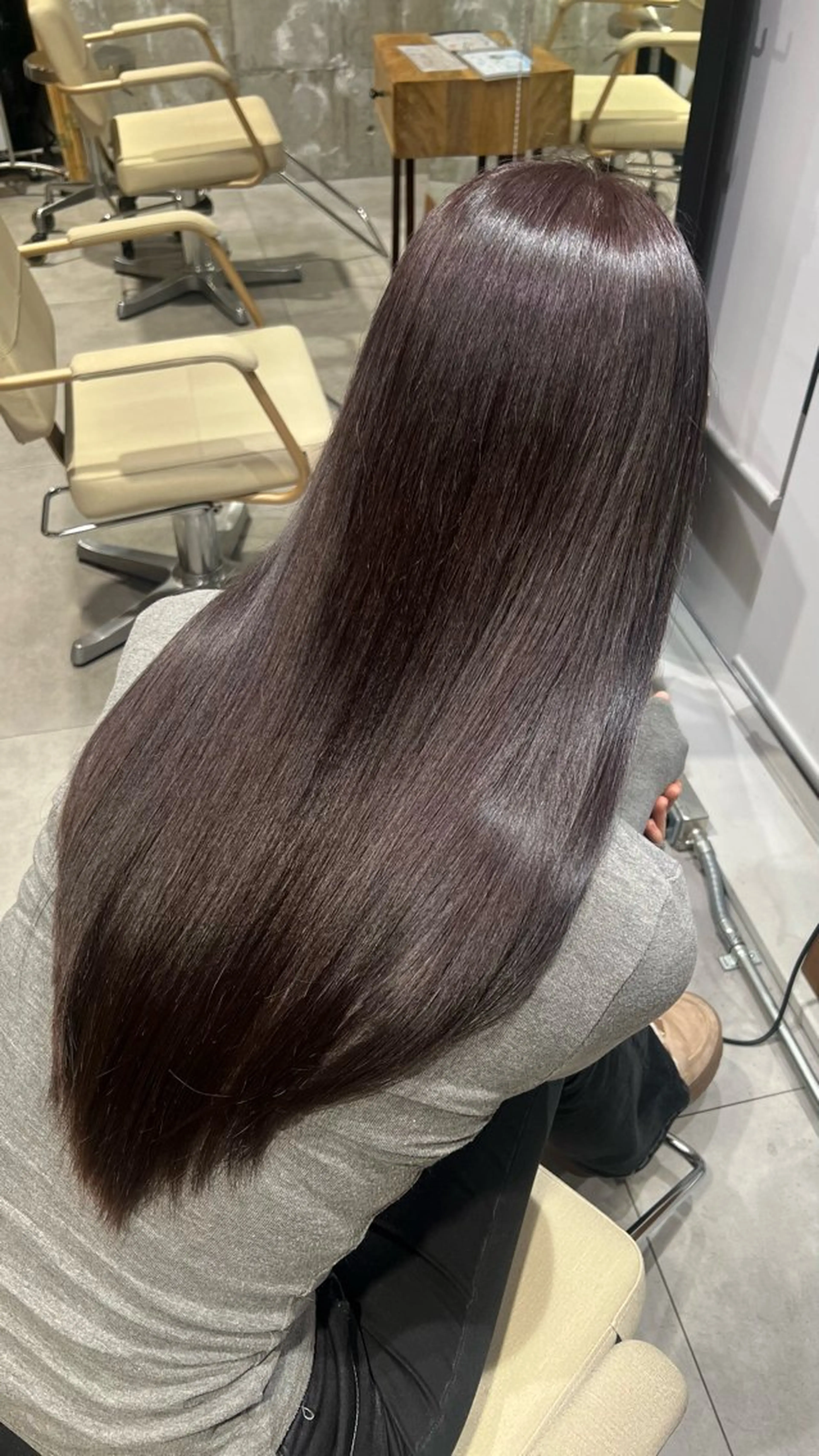 ロング ヘアカラー トリートメント 齋 花音のヘアスタイル