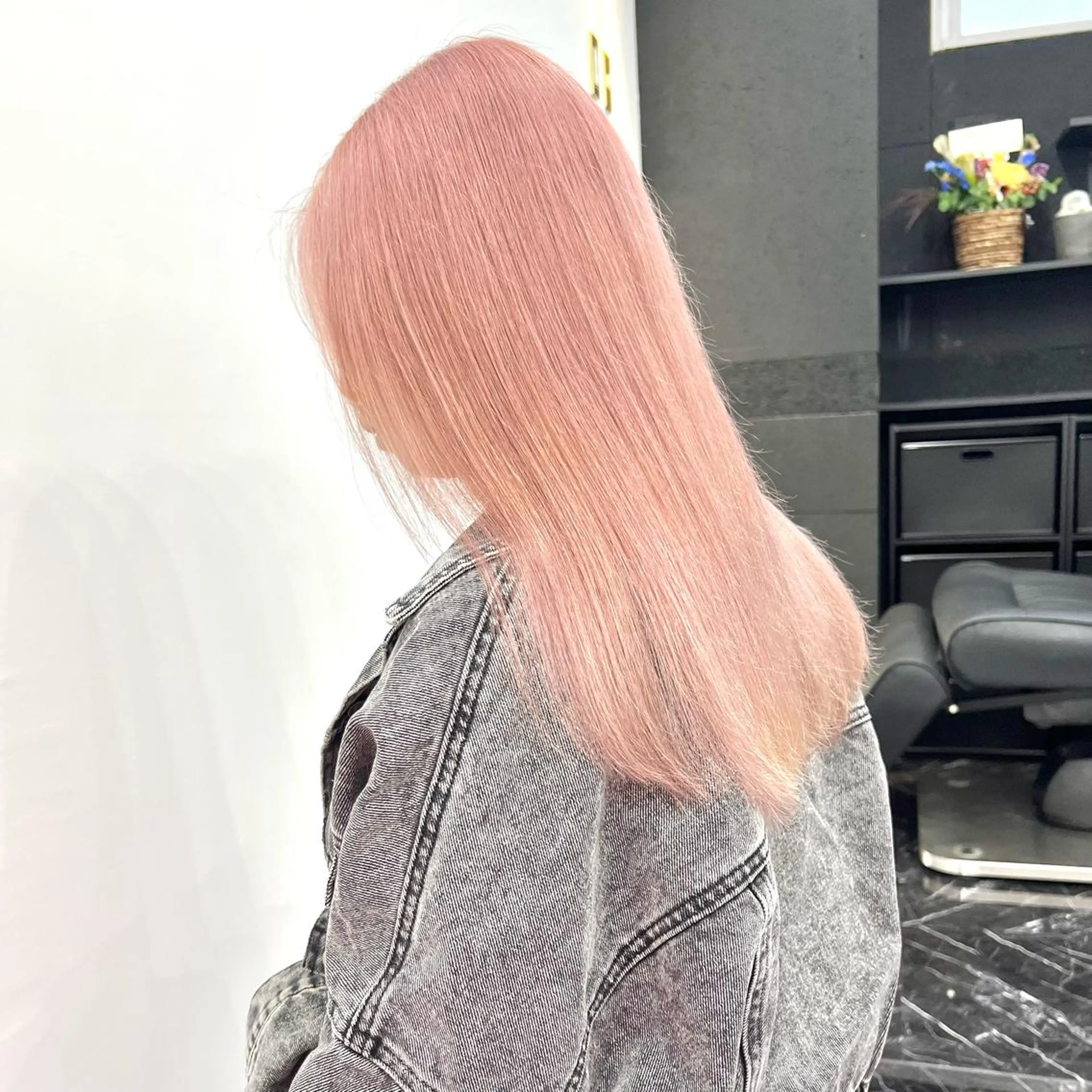 セミロング カラー ブリーチ ハイトーンカラー ChuDuck所属・🐮ChuDuck 代表　SHOTA🐮のヘアスタイル