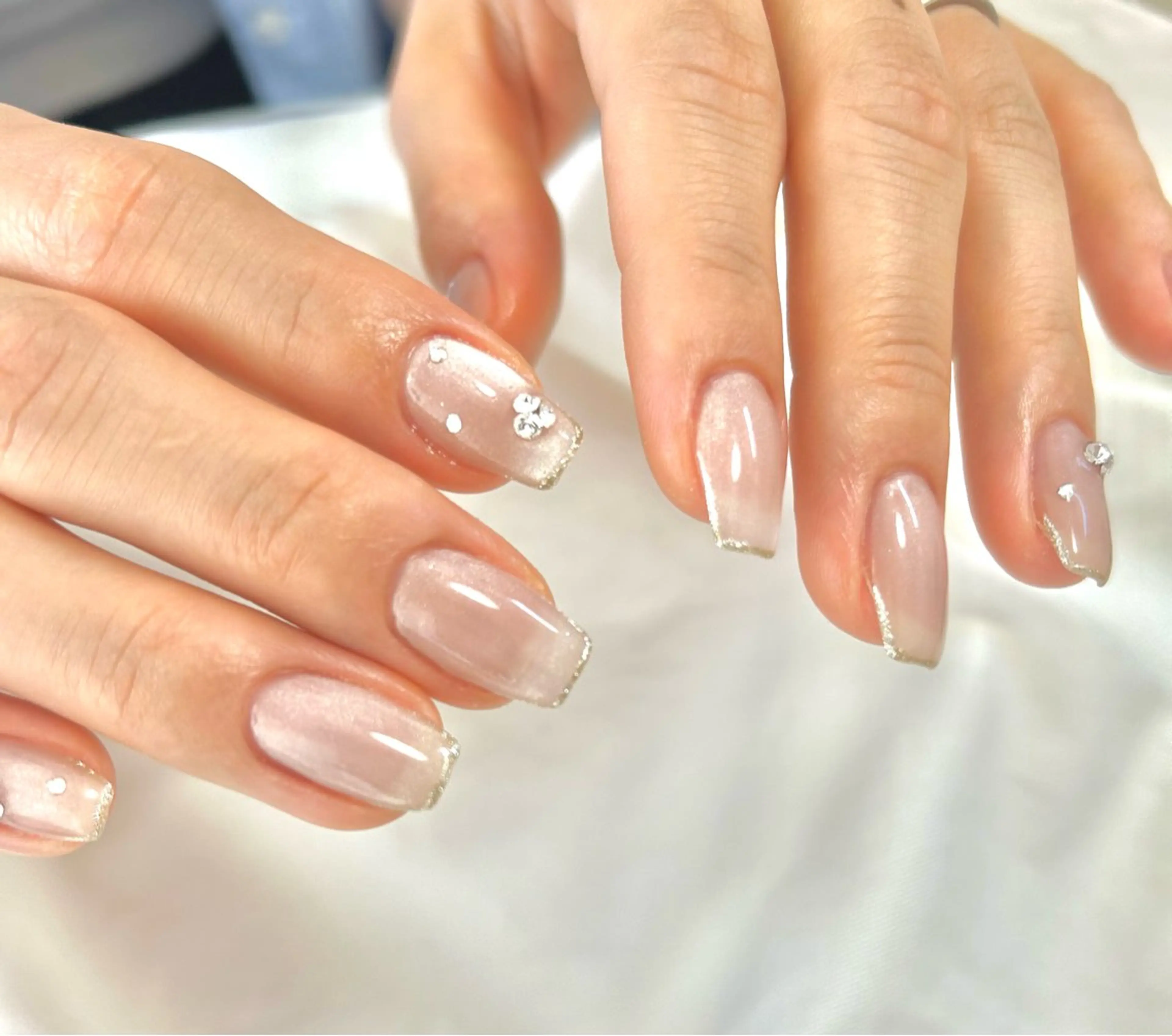 ハンド持ち込みアート💃ラメグラ・フレンチ・ワンホンなど💍🌈長さだし1本¥880の写真