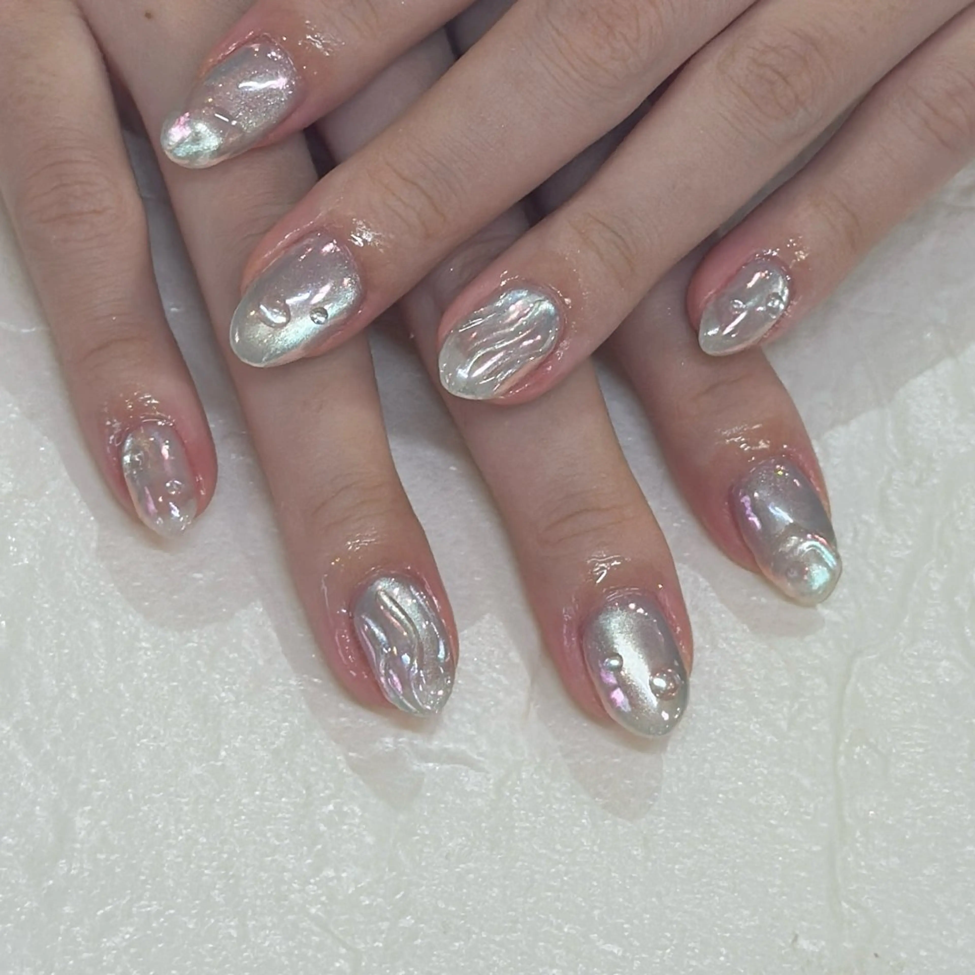 ネイル 氷ネイル・うるうるネイル ハンドネイル lalaroom. nailsalon航空公園店所属・lala room.のネイルデザイン