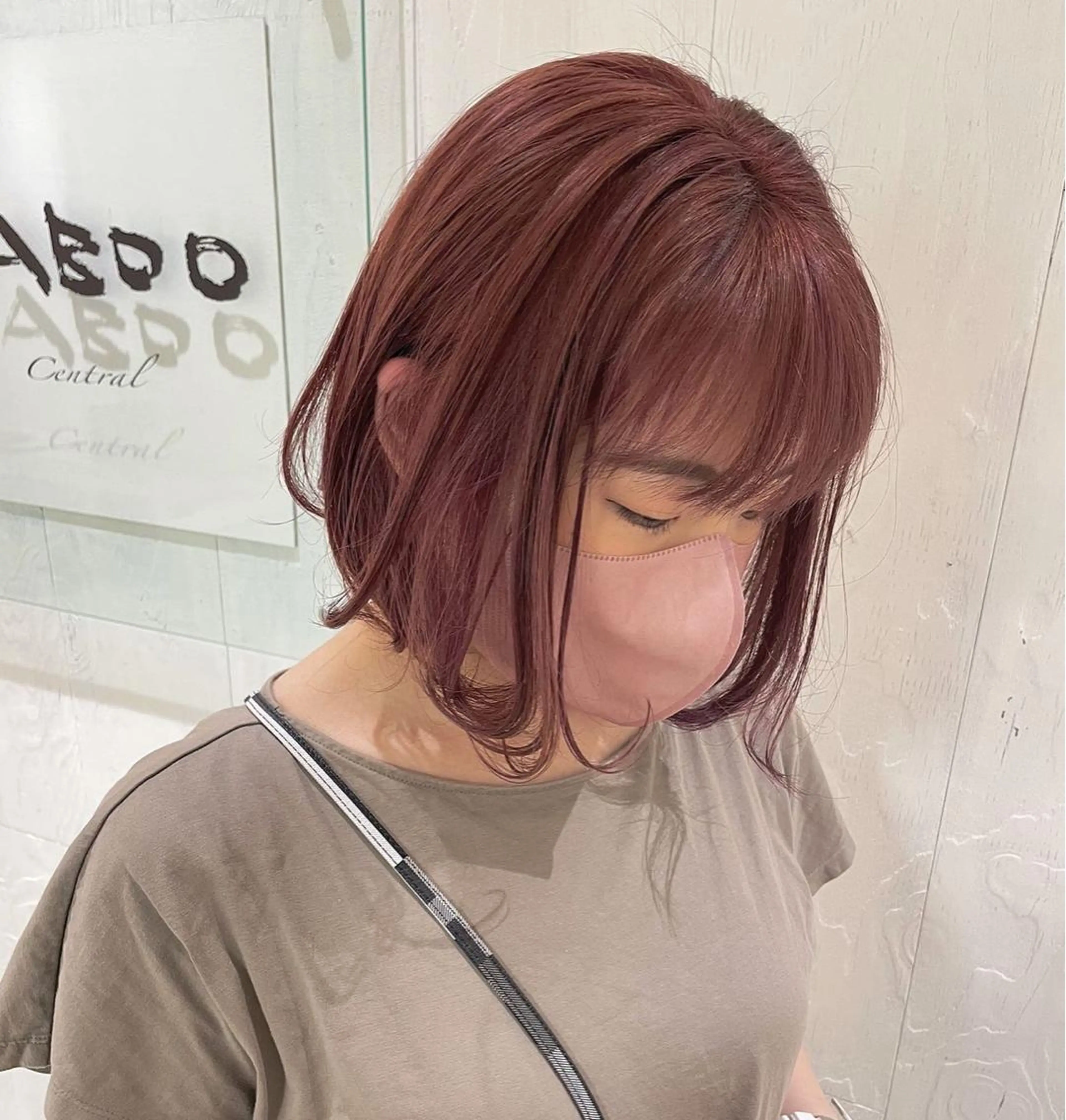 ショート カラー アッシュ ピンクカラー ボブ 外国人風カラー レイヤーカット ヘアカラー トリートメント 河合秀明/ショート /ボブ/レイヤーのヘアスタイル