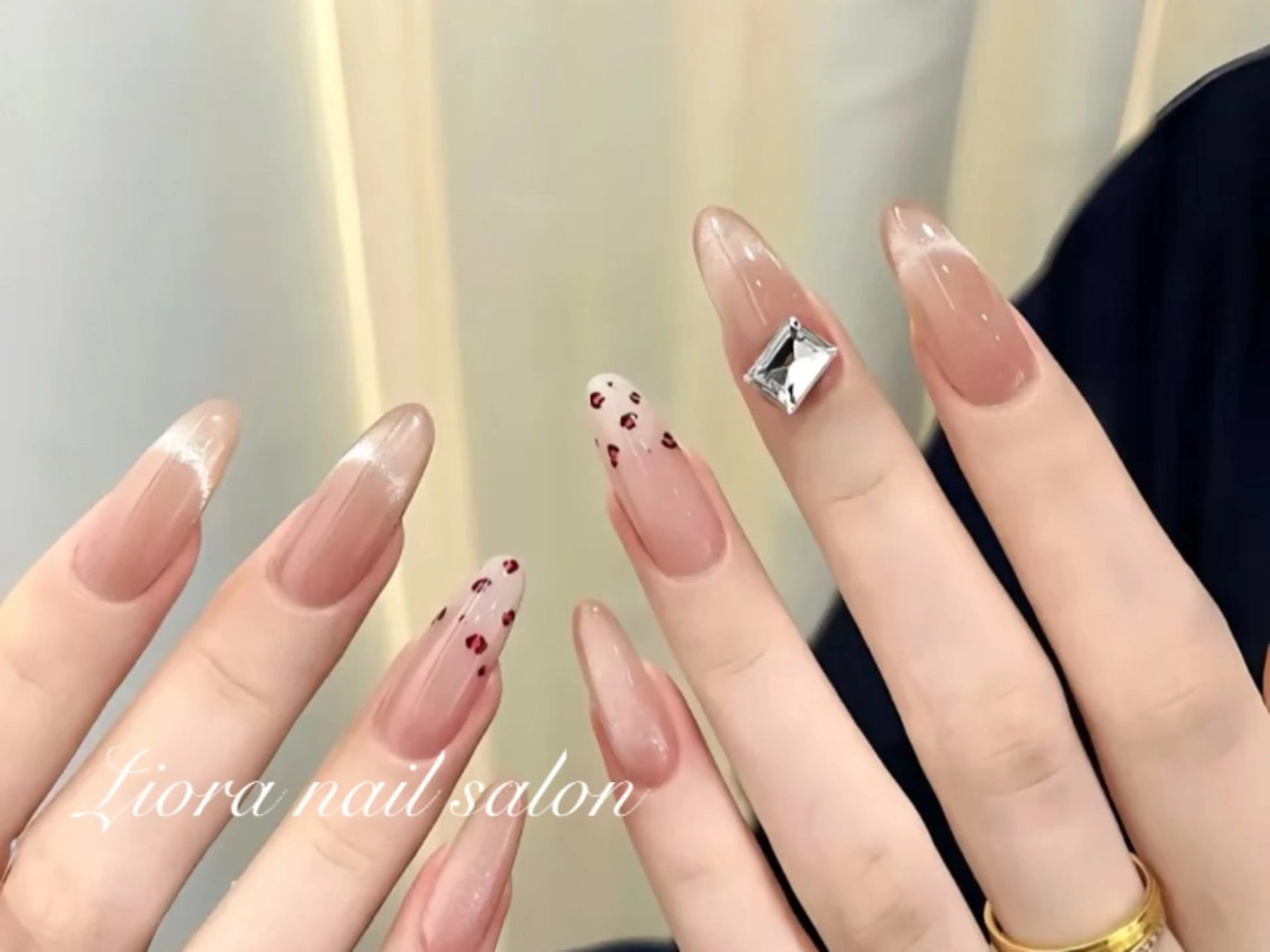 ネイル アートネイル フレンチネイル ジェルネイル ガーリー グラデーション ハンドネイル Liora nail 1のネイルデザイン
