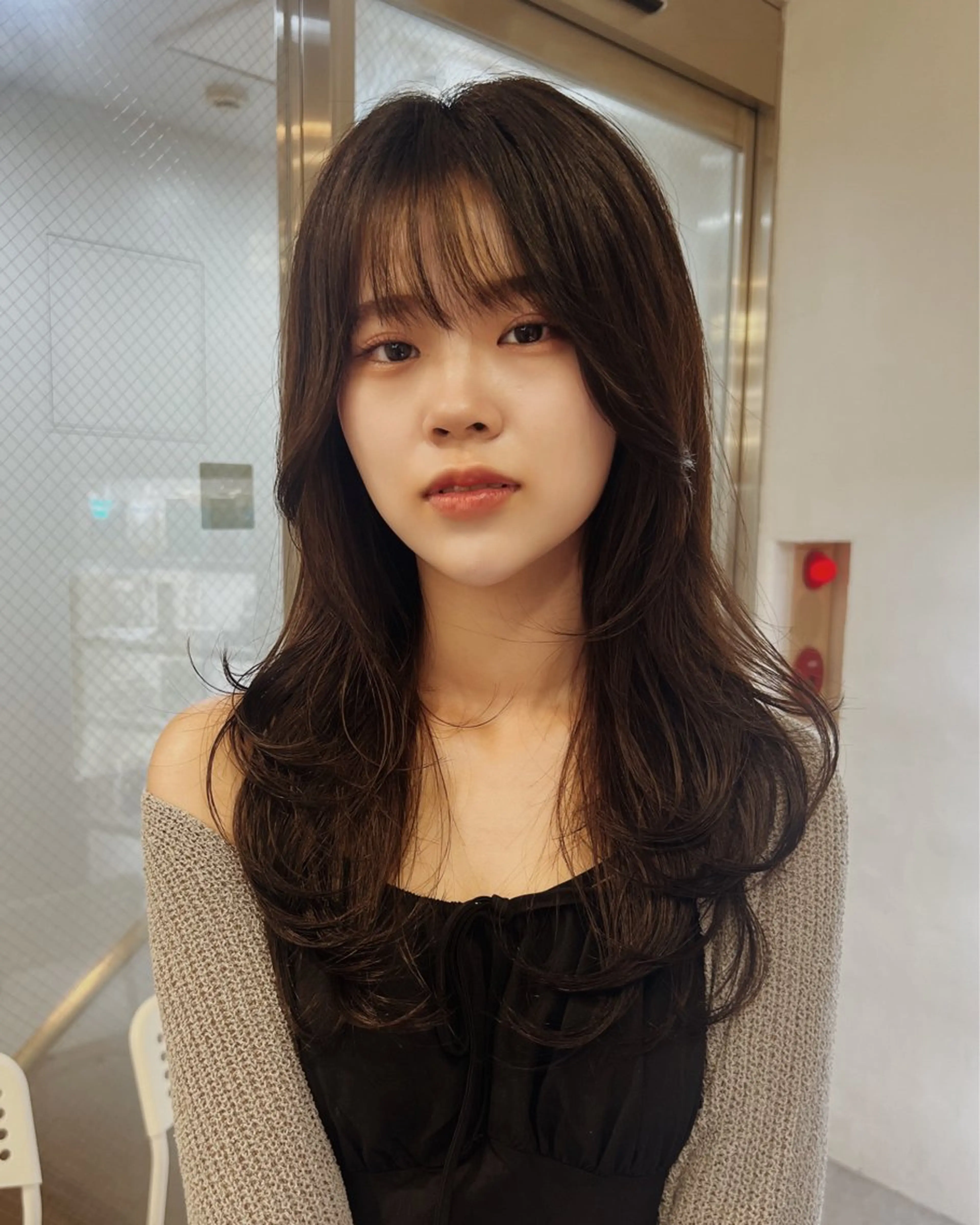 ロング カラー パーマ ヘアアレンジ ロングレイヤー くびれヘア 顔まわりレイヤー 韓国風ヘア くびれレイヤー ショートヘア原宿 fifth コシのヘアスタイル