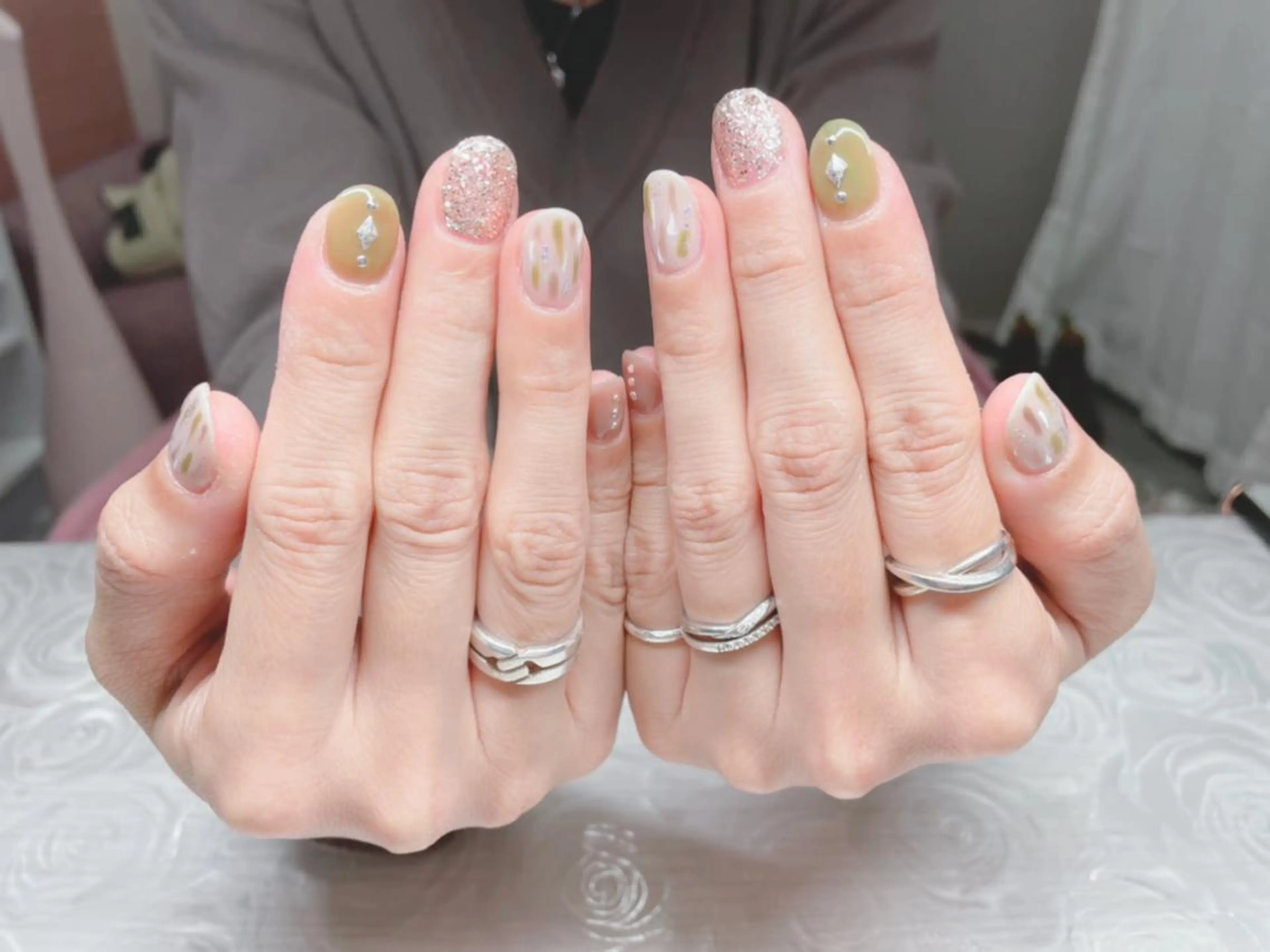 カラー ネイル ハンドネイル 芦辺 香奈のネイルデザイン