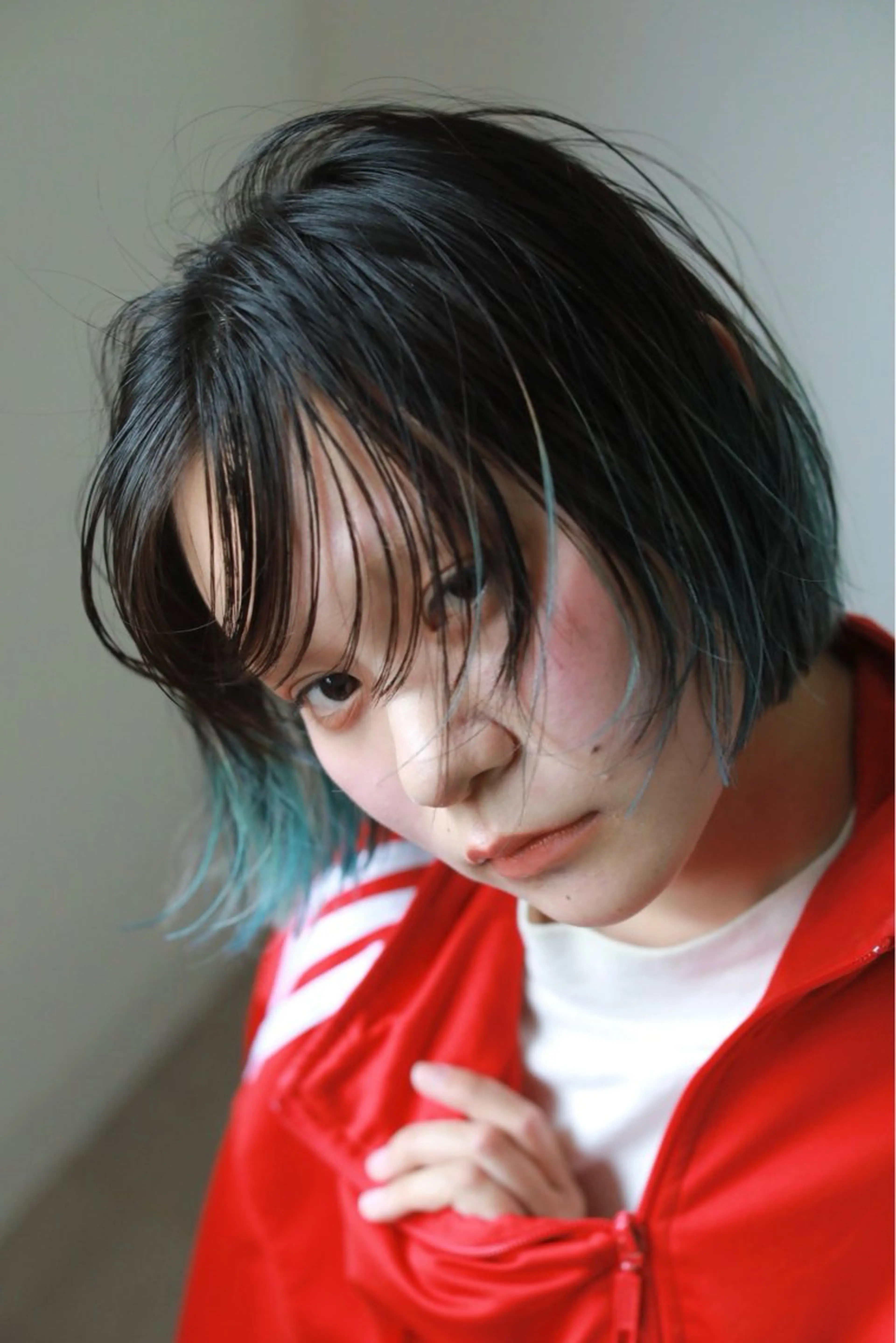 ショート カラー ブリーチ カット　パーマ ／シオンのヘアスタイル