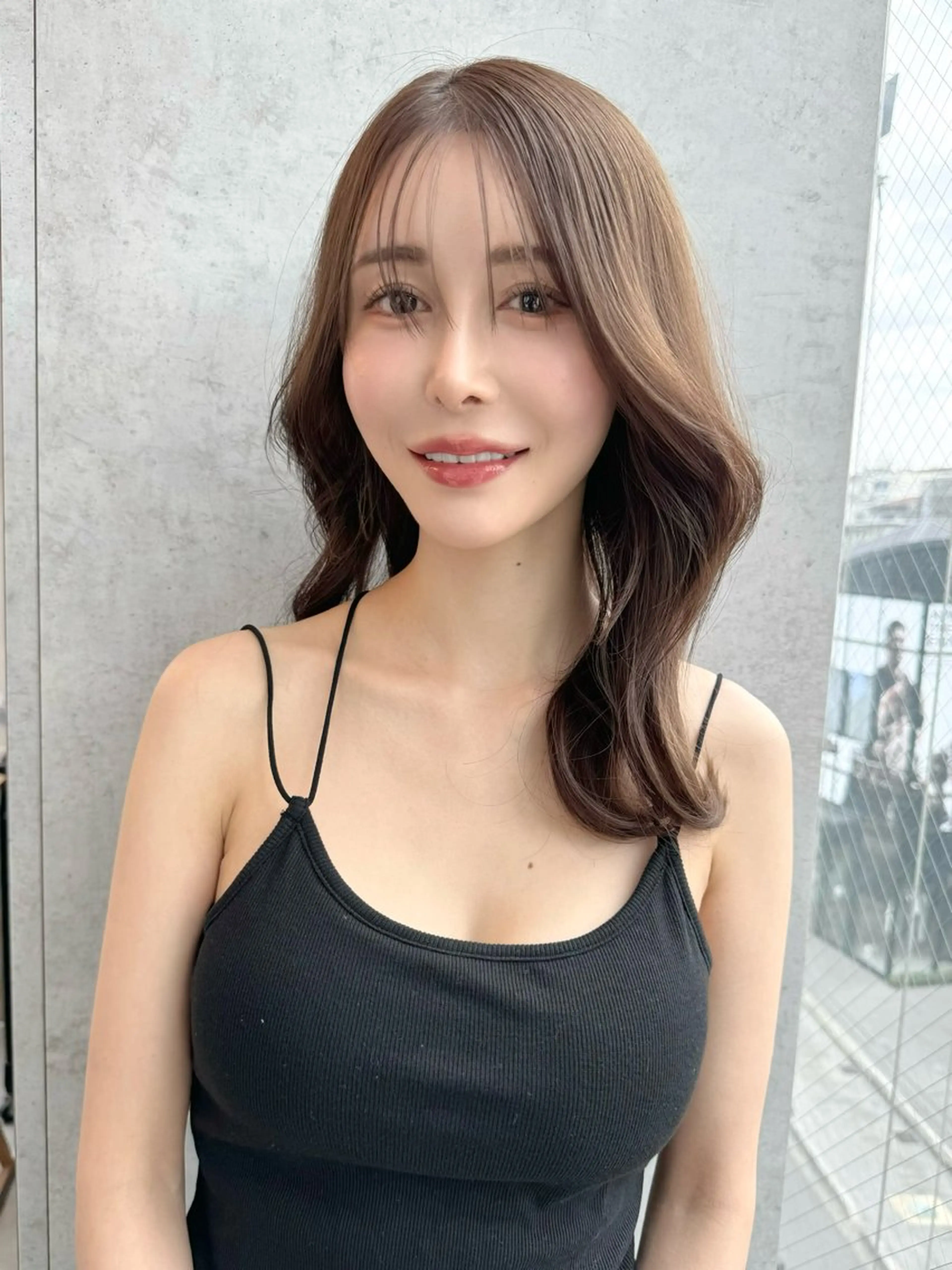 ミディアム カラー カット ヘアカラー トリートメント レイヤーカット /透明感カラー西田のヘアスタイル