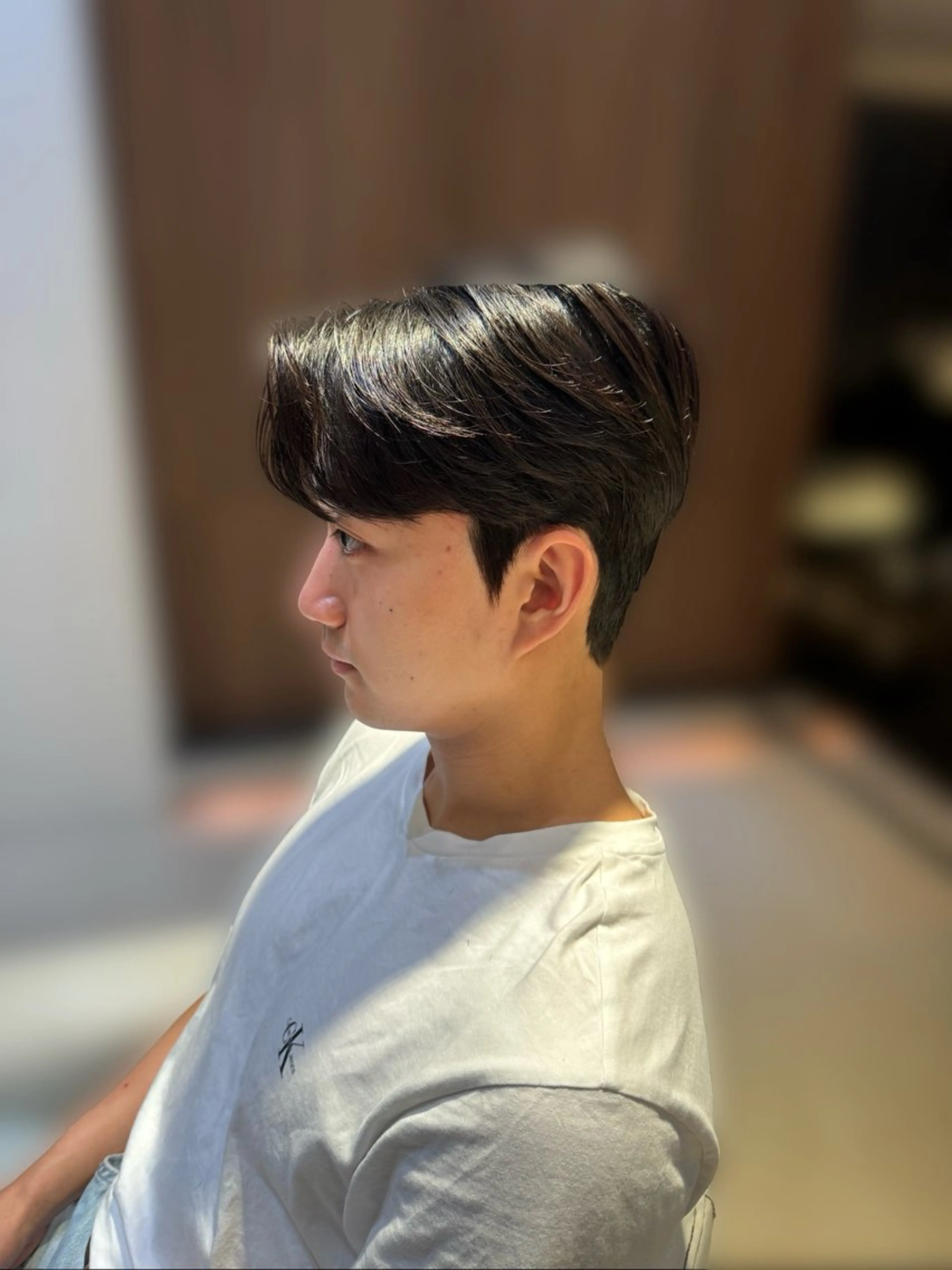 ショート パーマ メンズ センターパート コンマヘア ダウンパーマ カルマパーマ メンズ韓国風 YUKI🇰🇷 カルマ／ダウンパーマのヘアスタイル