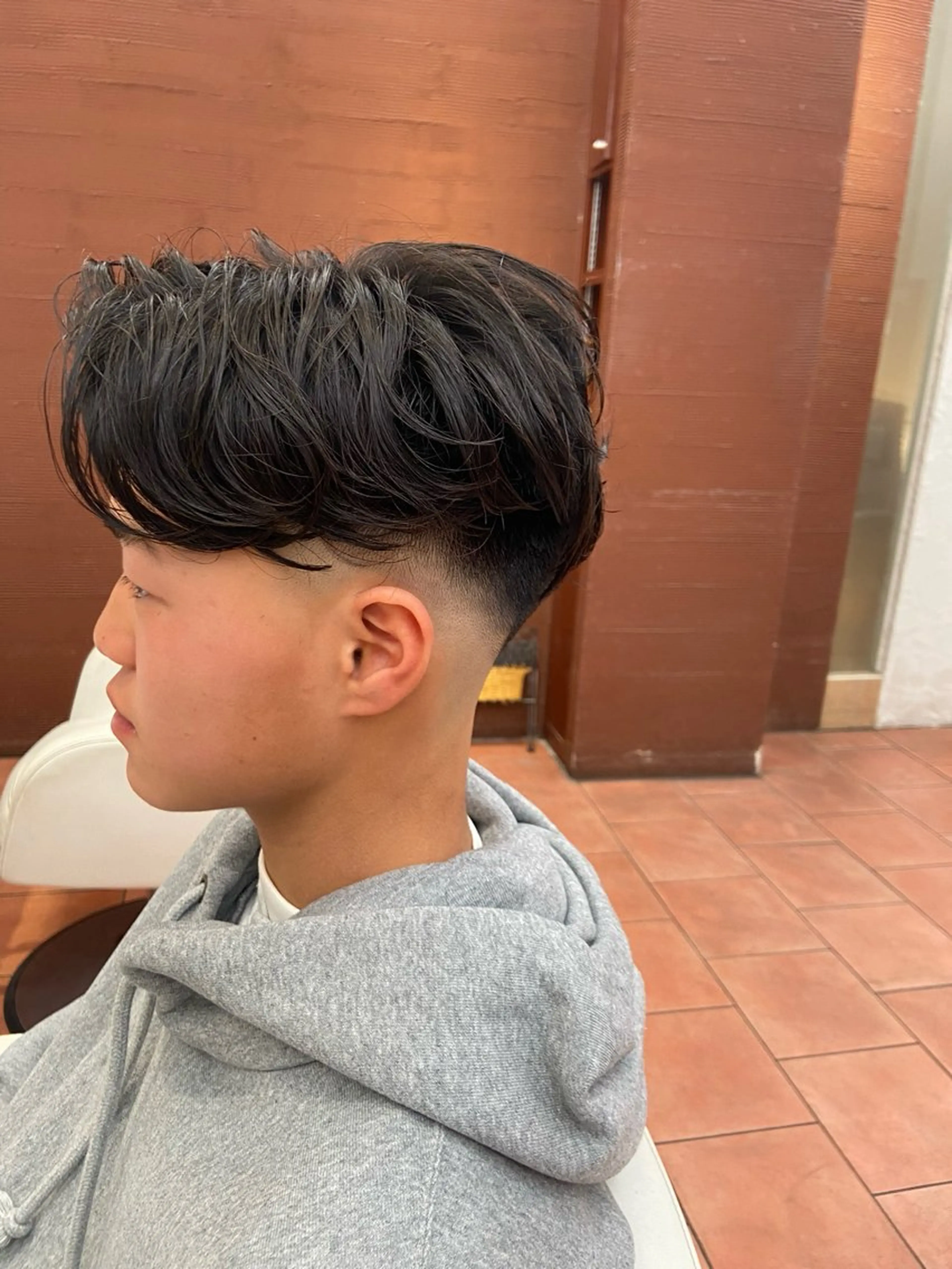 ショート パーマ メンズ 透明感✨️艶カラー 井戸大喜のヘアスタイル