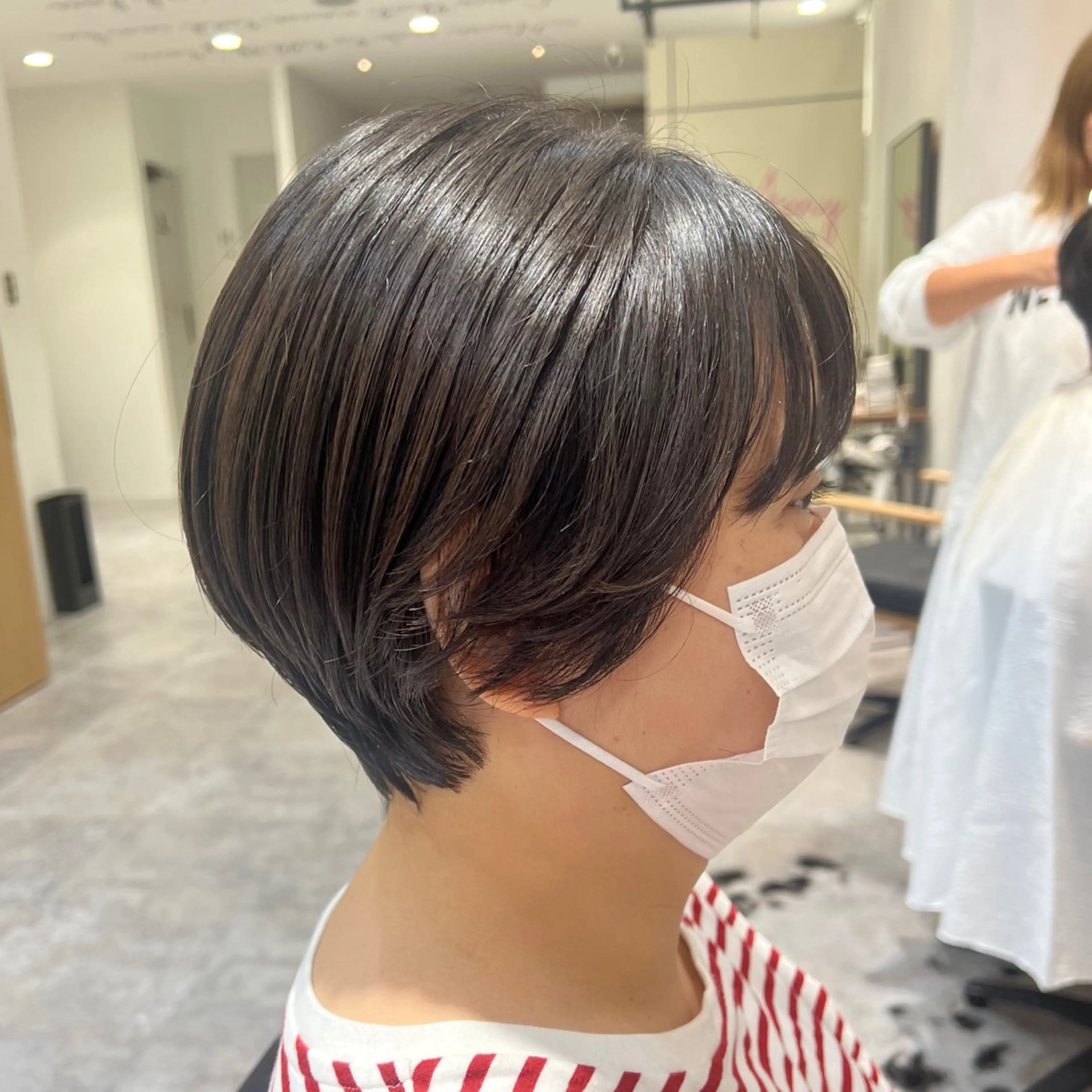 ショート ショートヘア こだわりカラー🕊️ 坪井美南🌼のマツエク・マツパデザイン