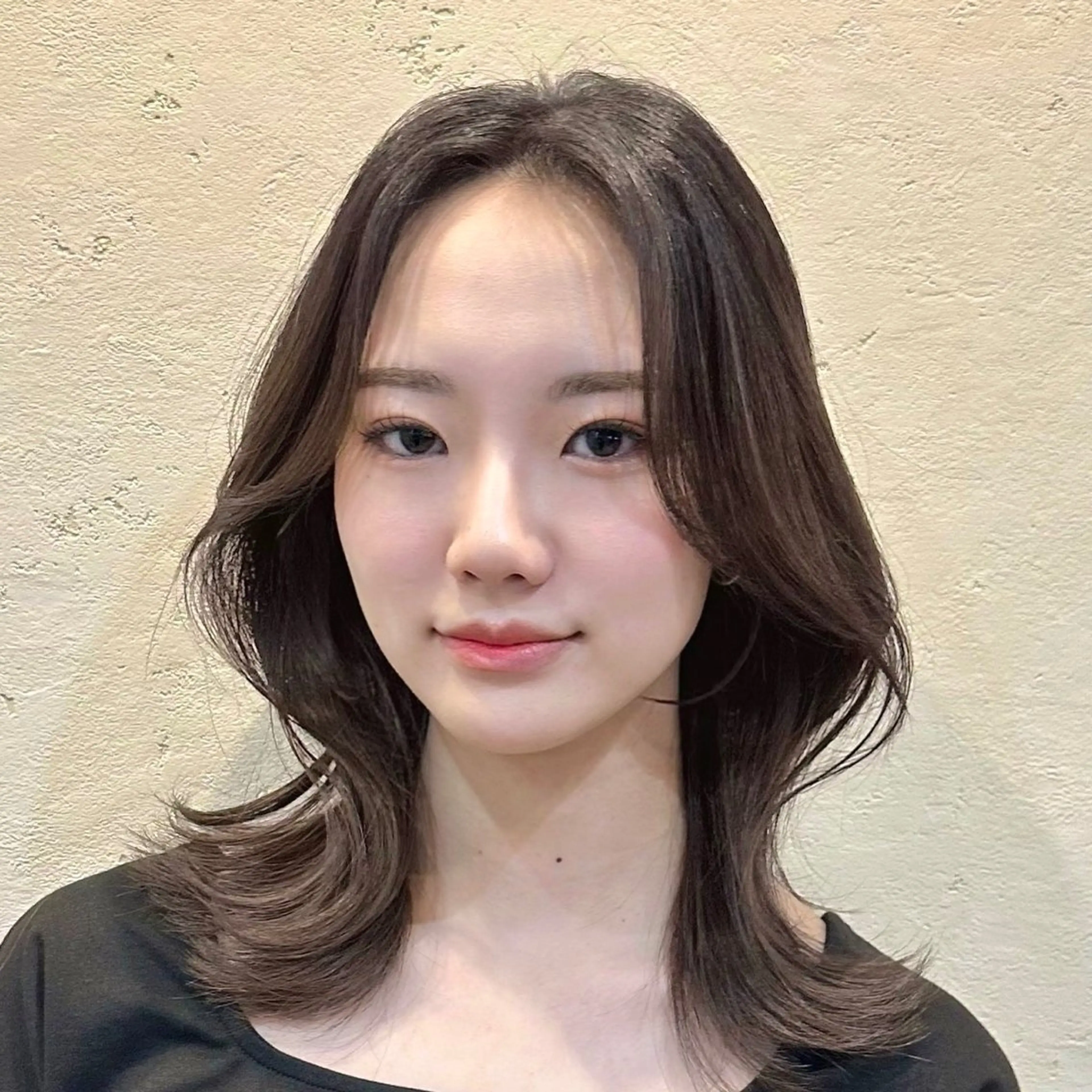 ミディアム カット ヘアカラー トリートメント 🌹ハッシュカット、 レイヤー韓国ヘア🌹のヘアスタイル