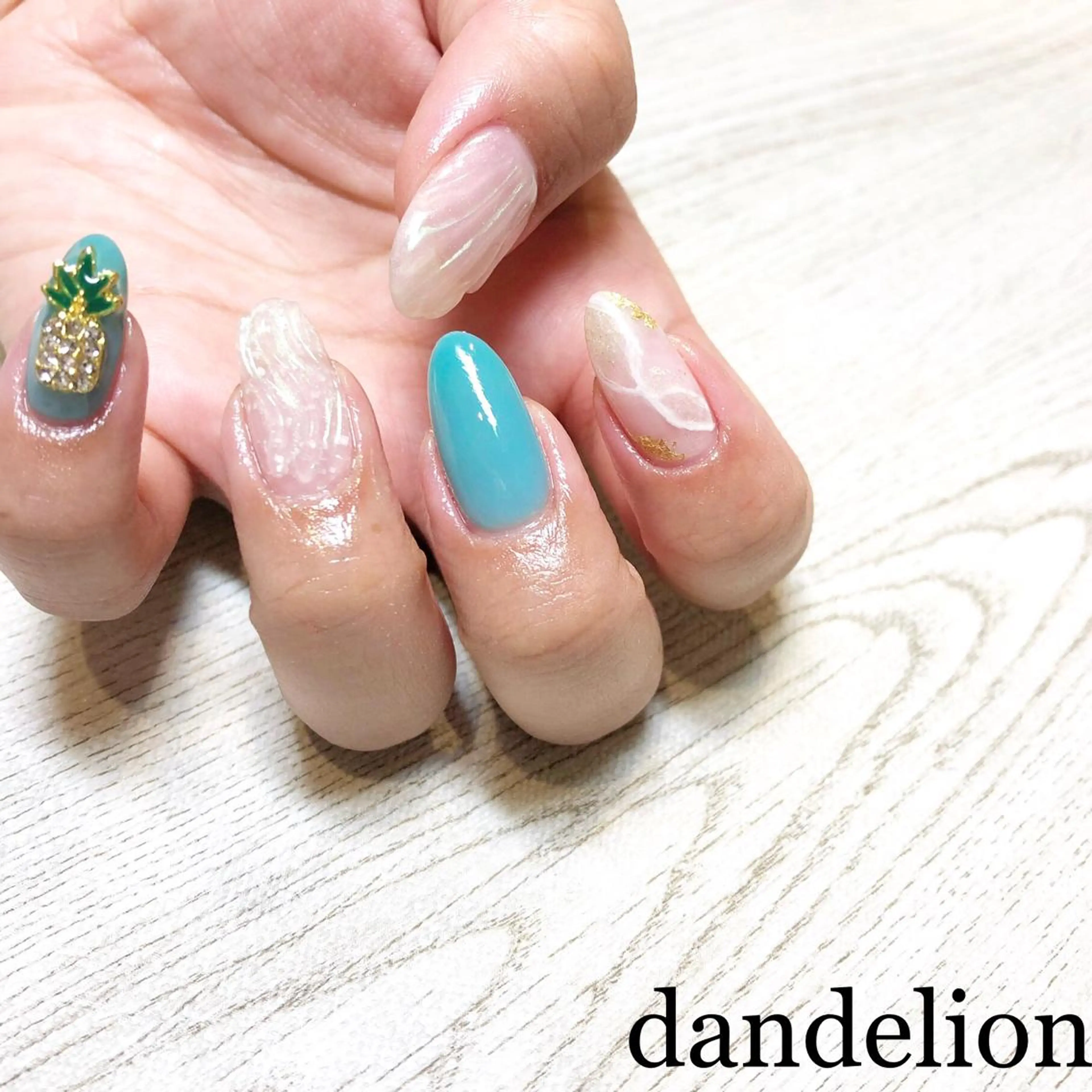 ネイル ハンドネイル ハンドケア dandelion ダンデライオンのネイルデザイン