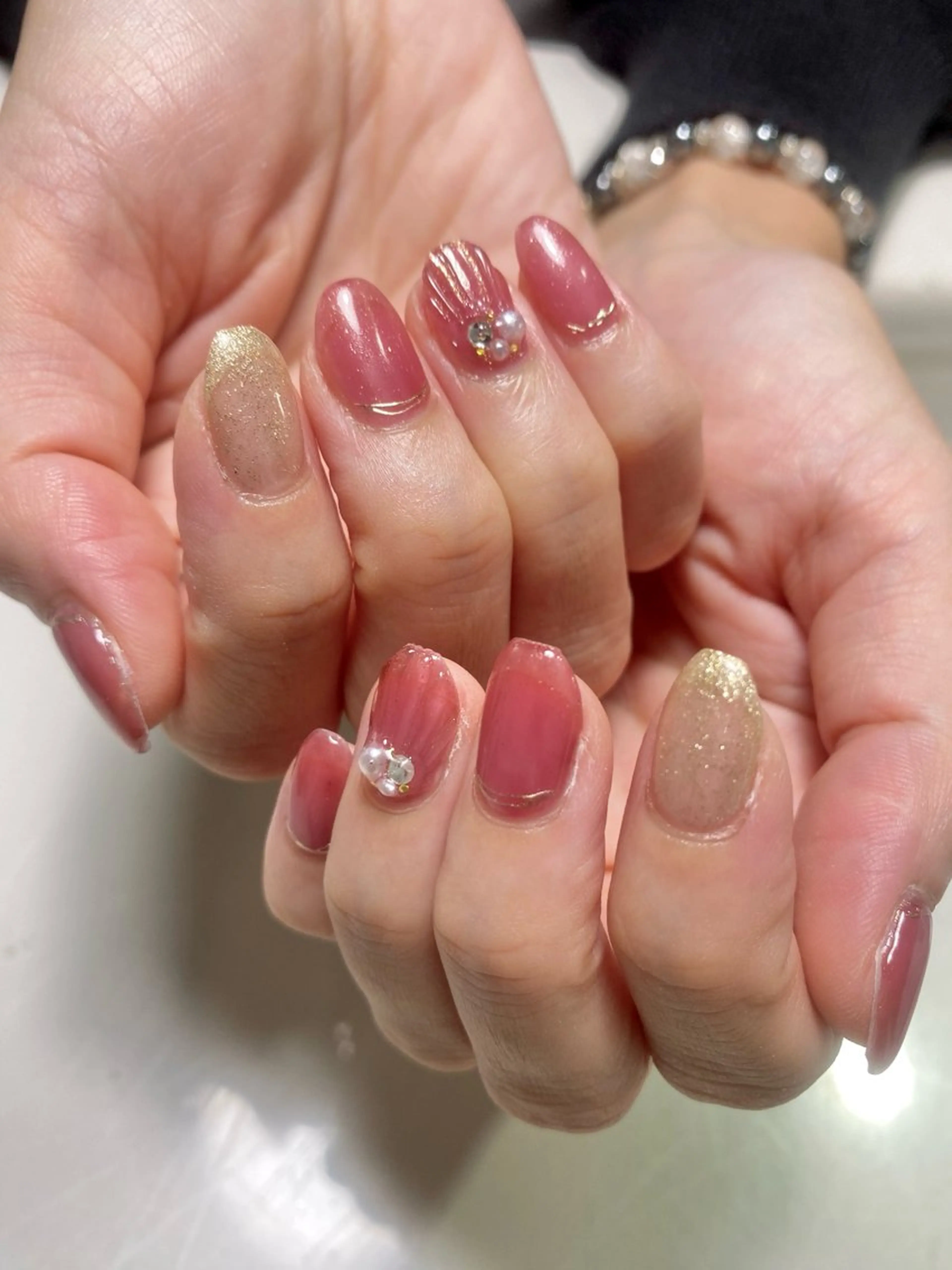 ネイル ピンク ピンクベージュ 赤色 ハンドネイル tumake Yuiのネイルデザイン