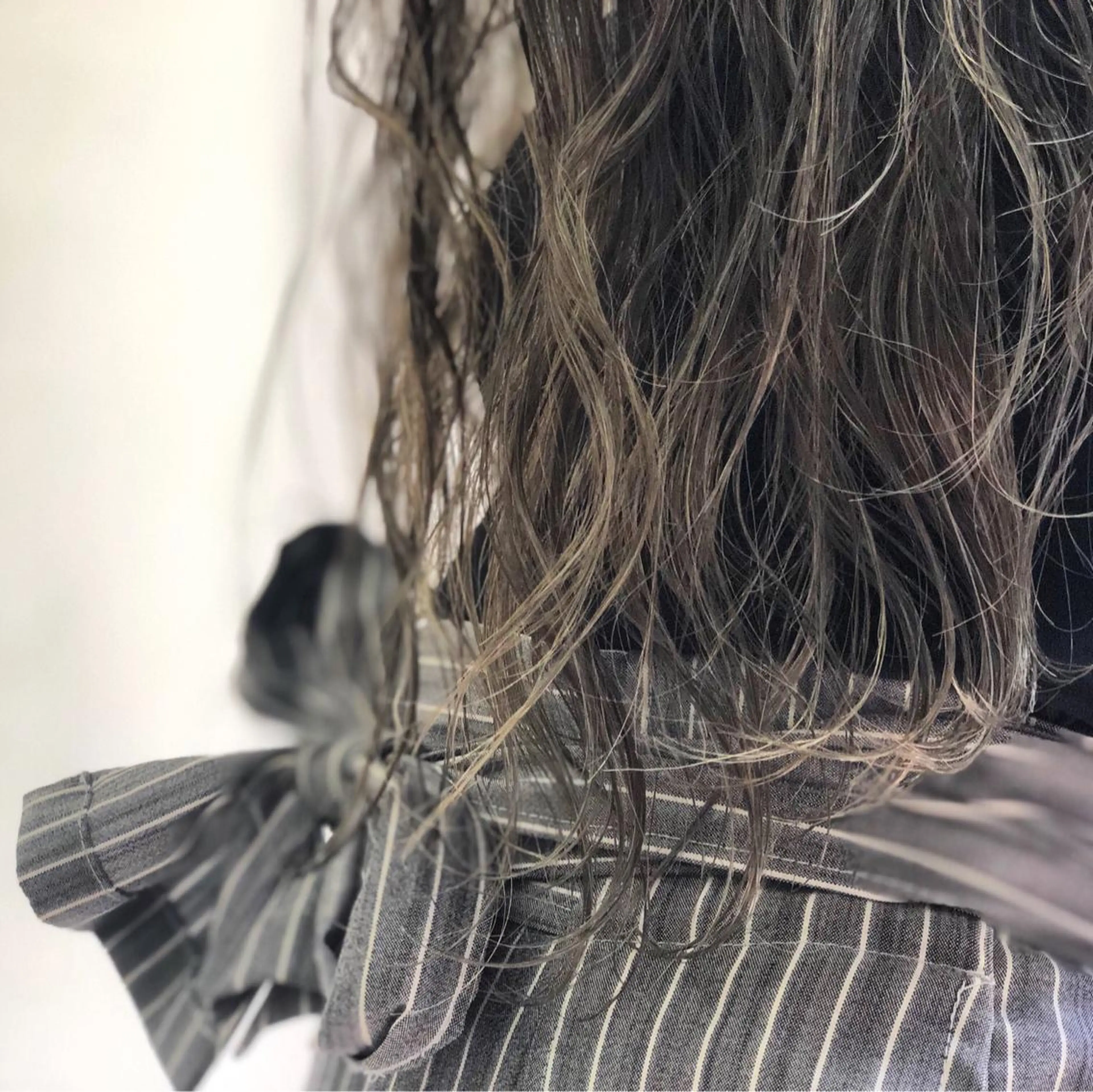 ロング カラー グレージュ ハイライトカラー ハイライト ヘアカラー トリートメント Tao所属・藤川 大智のヘアスタイル