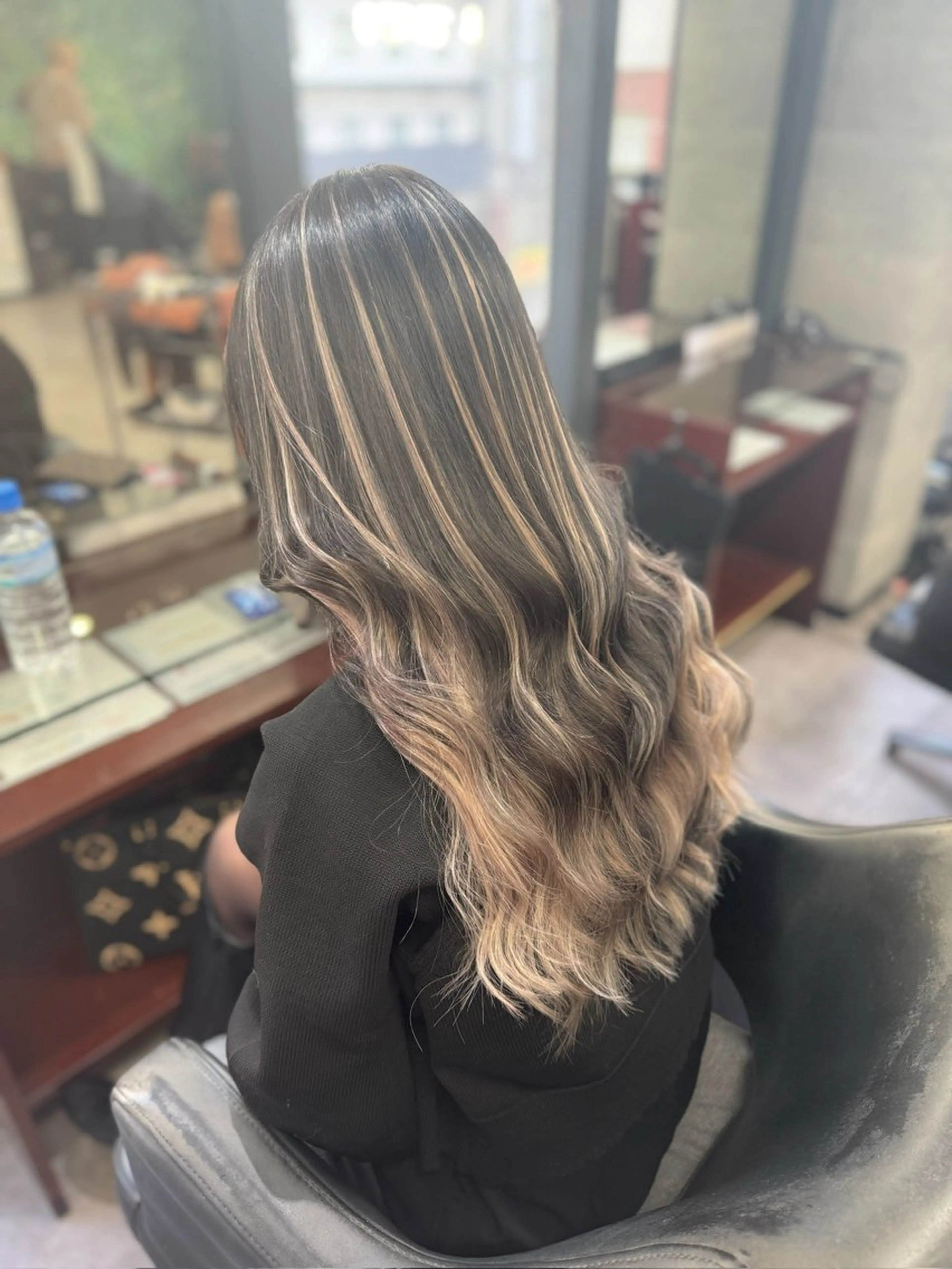 ロング カラー カット ヘアカラー トリートメント エクステ ハイトーンエクステ 🎩カズキ🎩のヘアスタイル