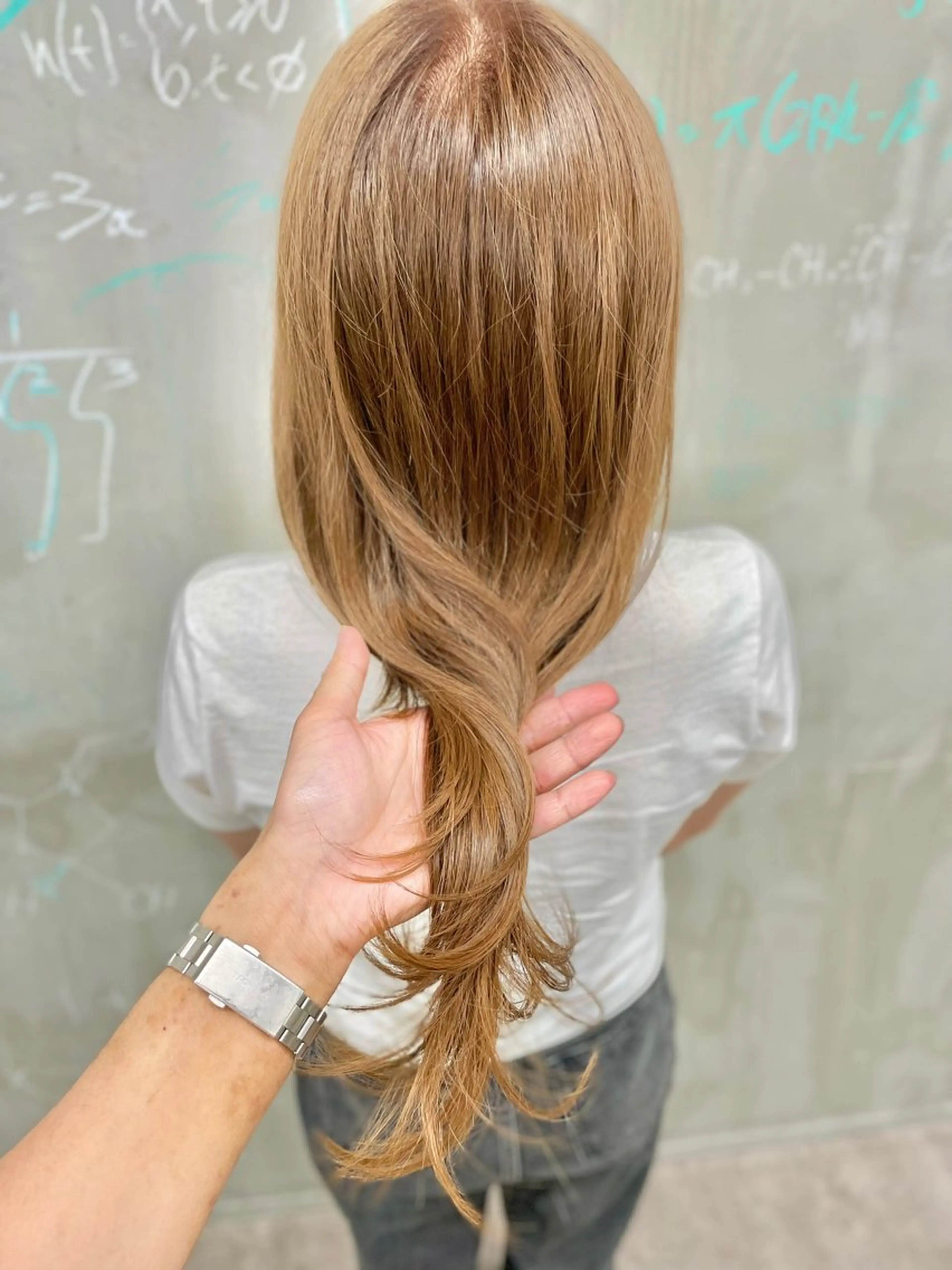 ロング アッシュ ボブ くびれヘア 顔まわりレイヤー ハイライト 表参道/髪質改善/ 髪質改善カラー/遠藤のヘアスタイル