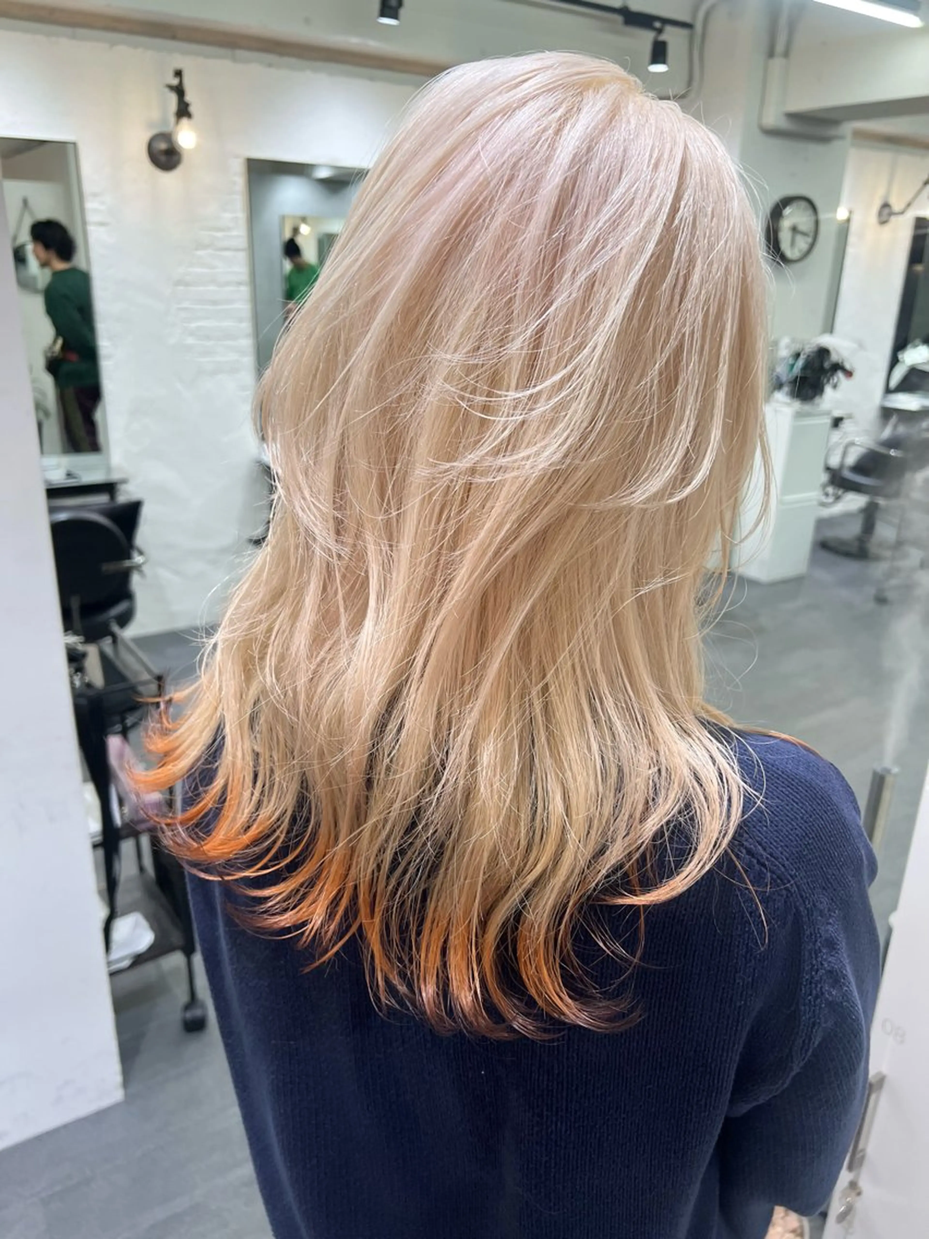 セミロング カラー ハイトーンカラー SALOWIN梅田茶屋町店所属・ウルフレイヤーカット /チヒロのヘアスタイル