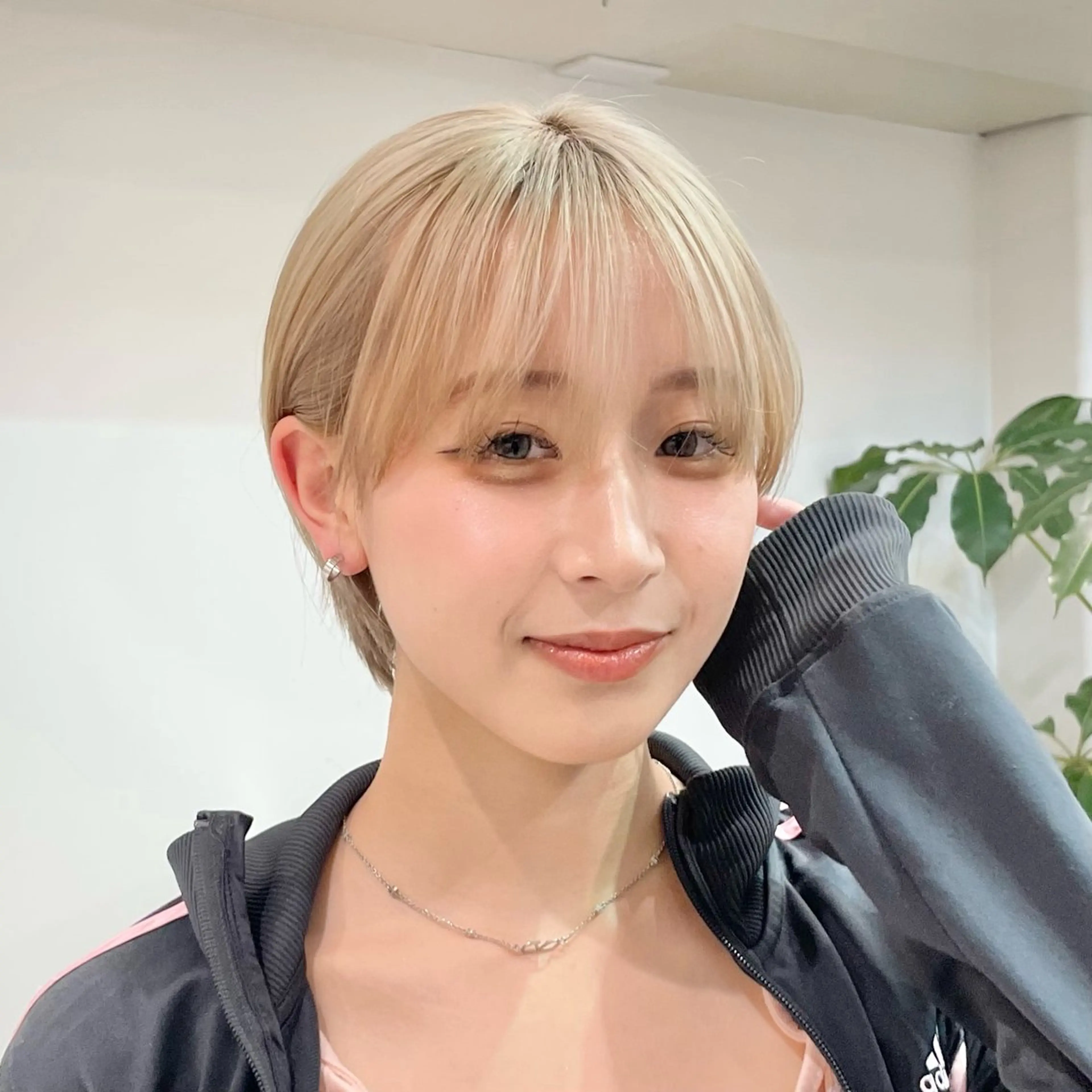 ショート カラー 丸みショート ブロンド ホワイトブロンド ショートヘア カット ヘアカラー トリートメント 🔷ダブルカラーハイ トーン🔷櫻井走のヘアスタイル